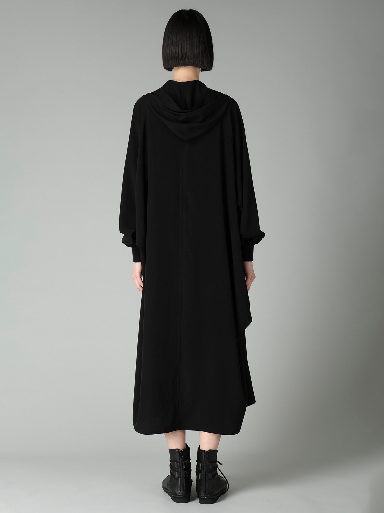 Ta/Pe CREPE DE CHINE HOODED RAGLAN SLV DRESS