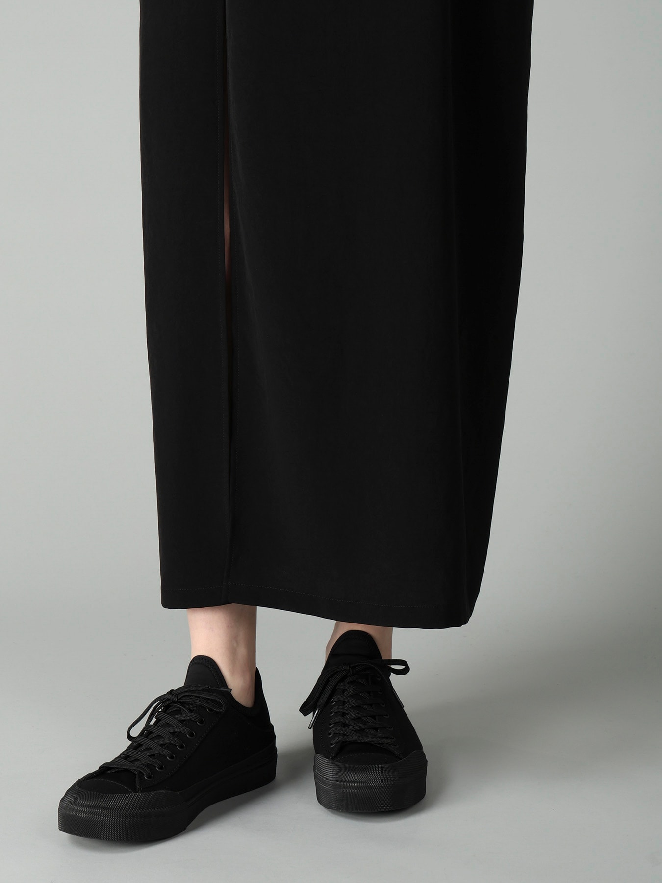 Ta/Pe CREPE DE CHINE STRAP SLIM FIT DRESS