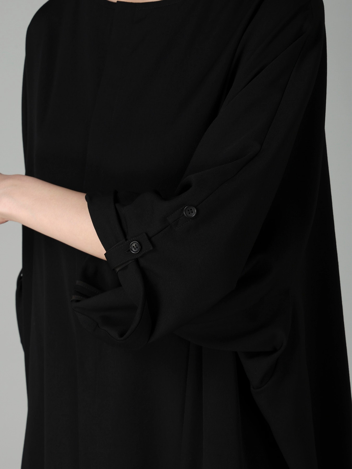 GABARDINE ROUND NECK DRESS