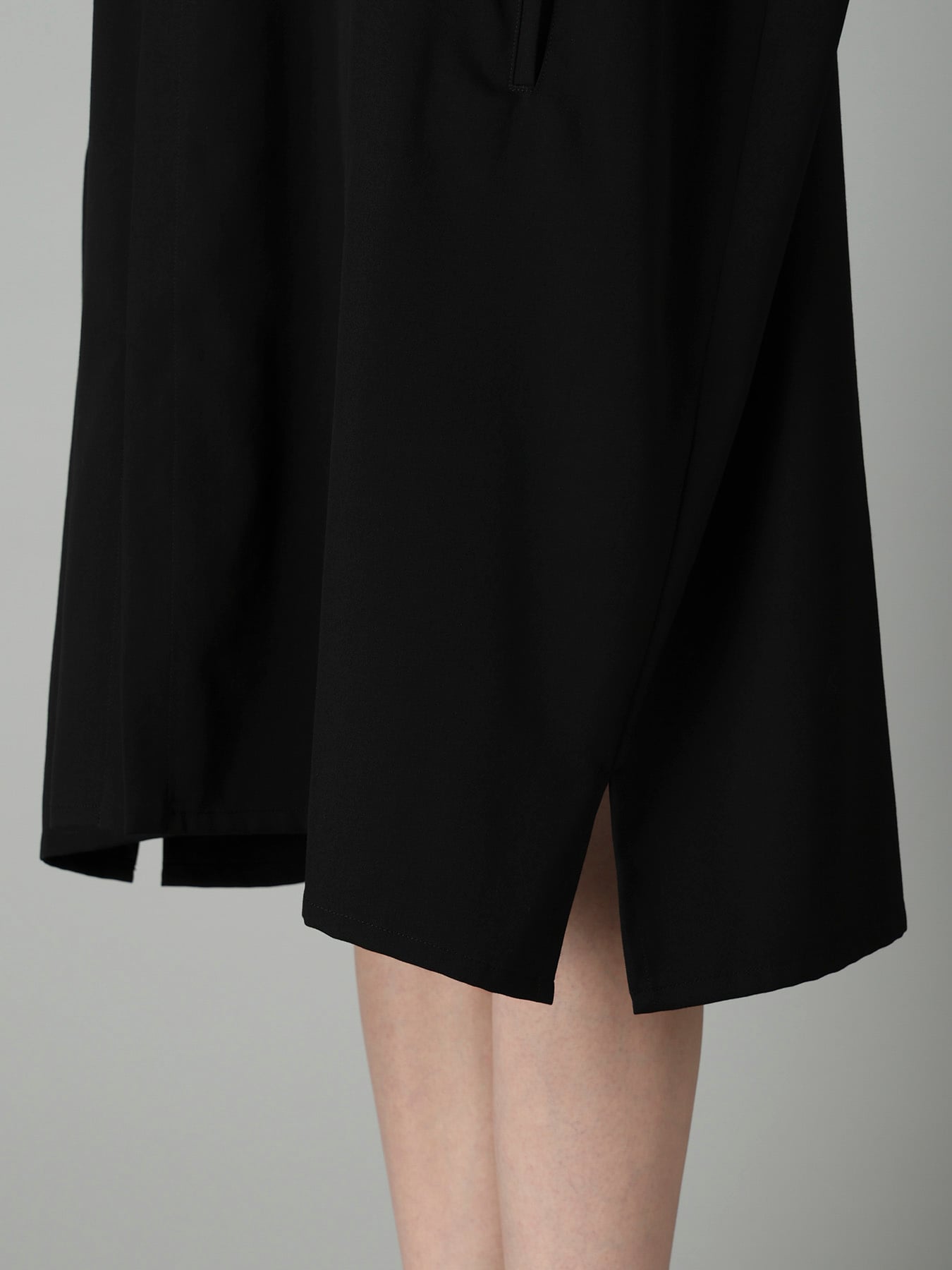 GABARDINE ROUND NECK DRESS