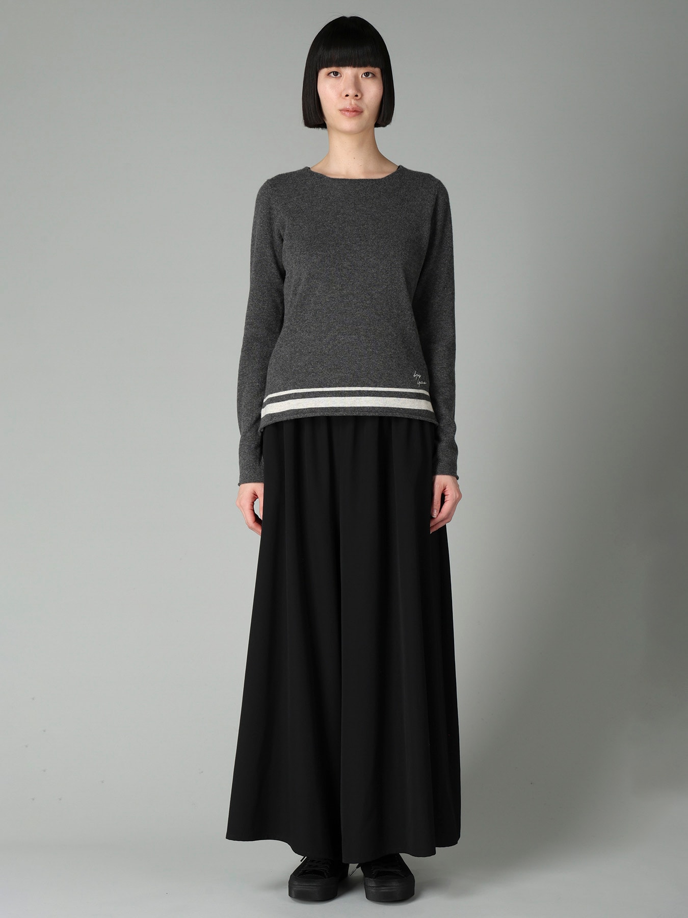 EMBROIDERY LINE YY SIGNATURE SWEATER