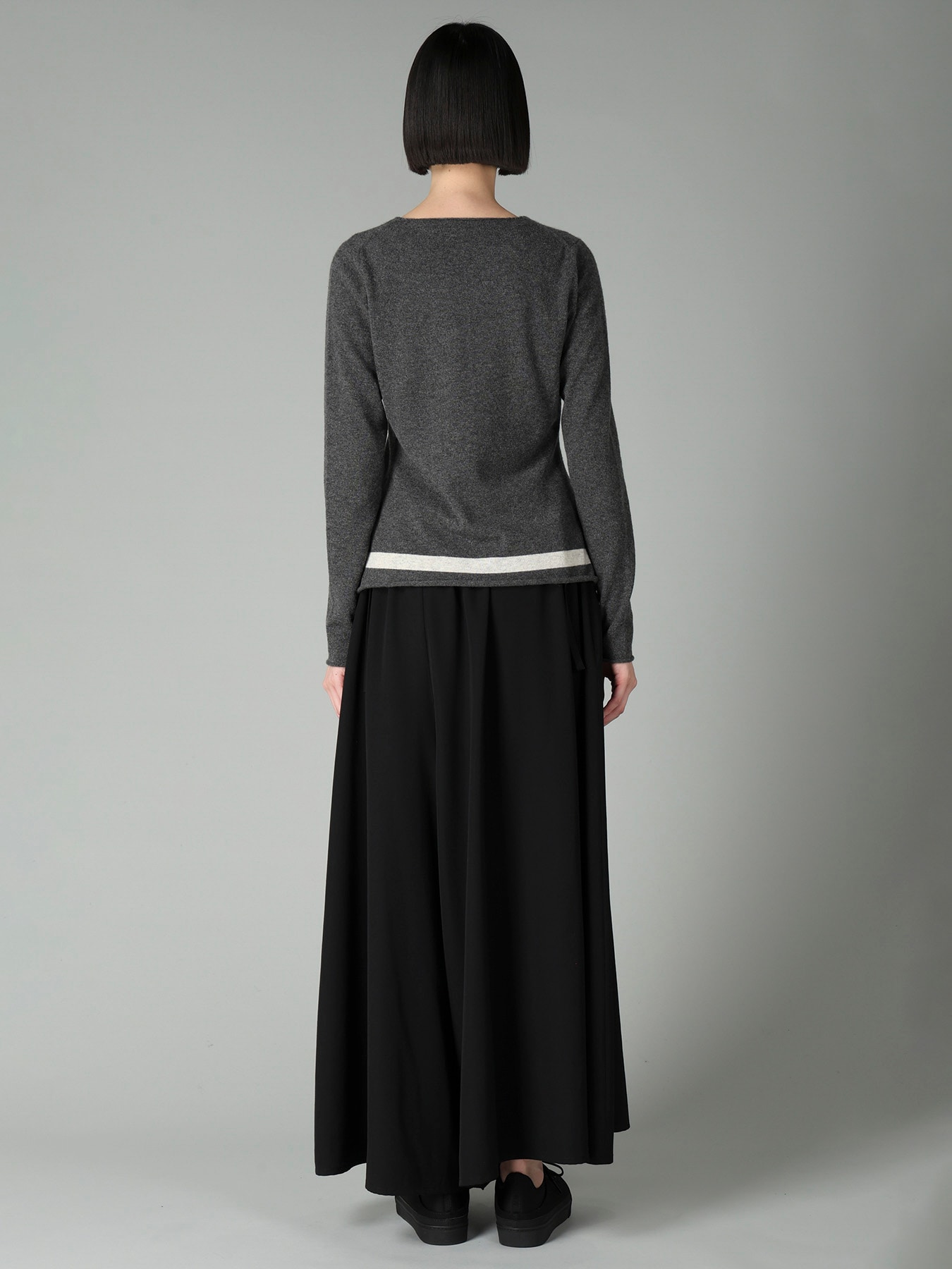 EMBROIDERY LINE YY SIGNATURE SWEATER