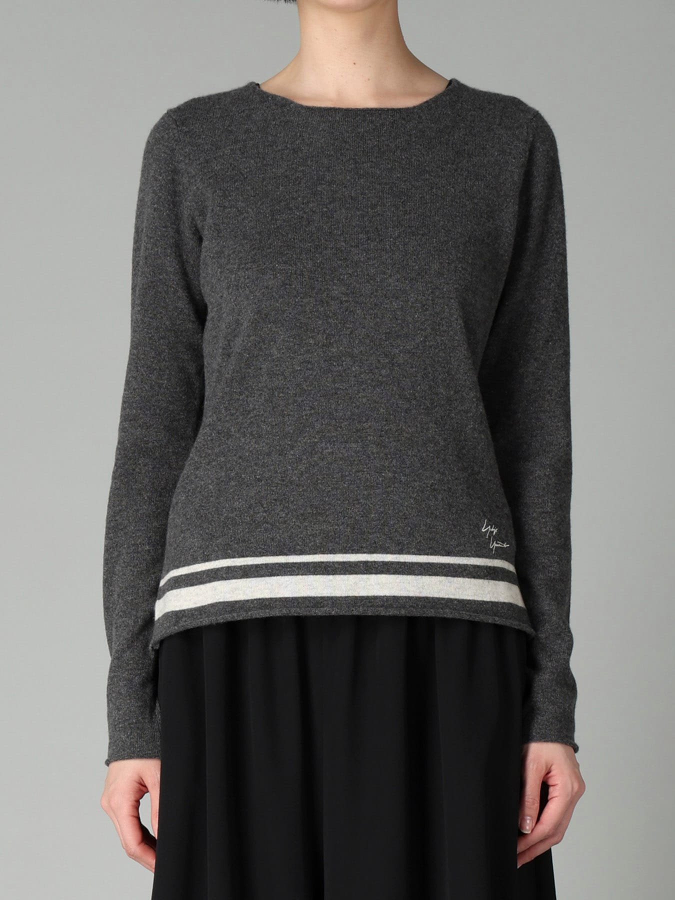 EMBROIDERY LINE YY SIGNATURE SWEATER