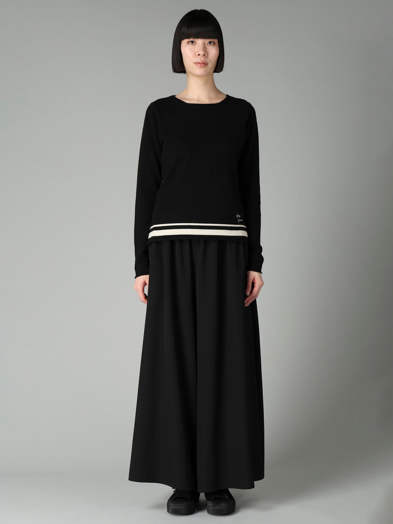 EMBROIDERY LINE YY SIGNATURE SWEATER