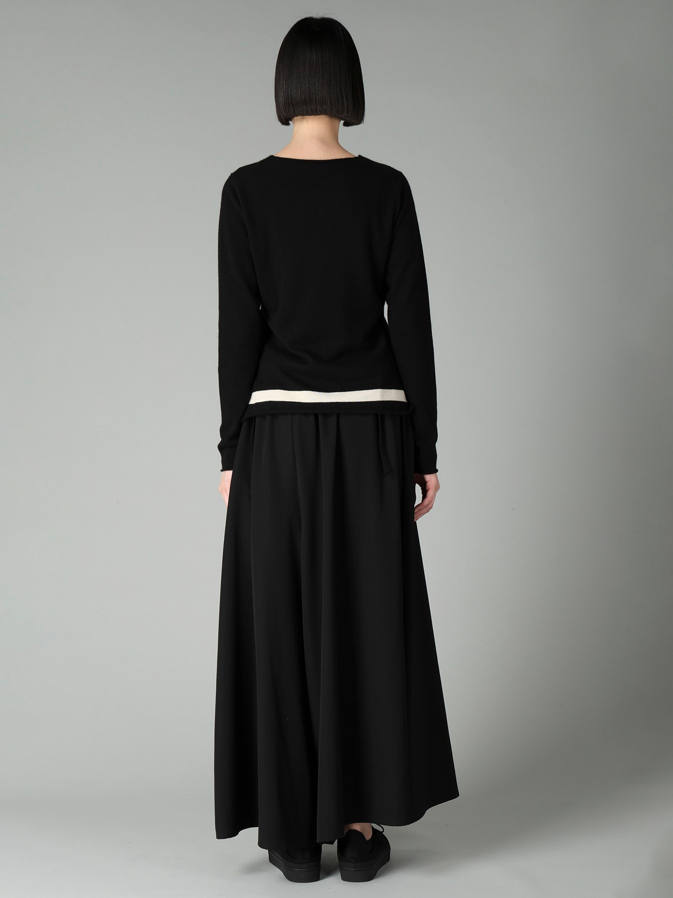 EMBROIDERY LINE YY SIGNATURE SWEATER