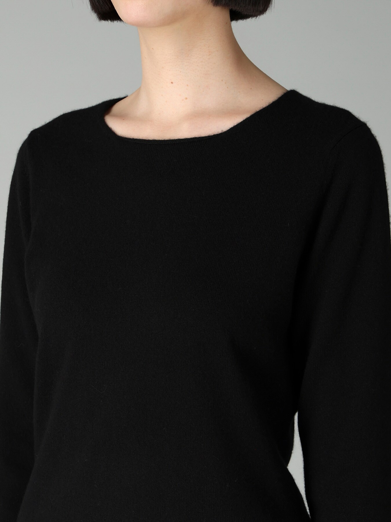 EMBROIDERY LINE YY SIGNATURE SWEATER