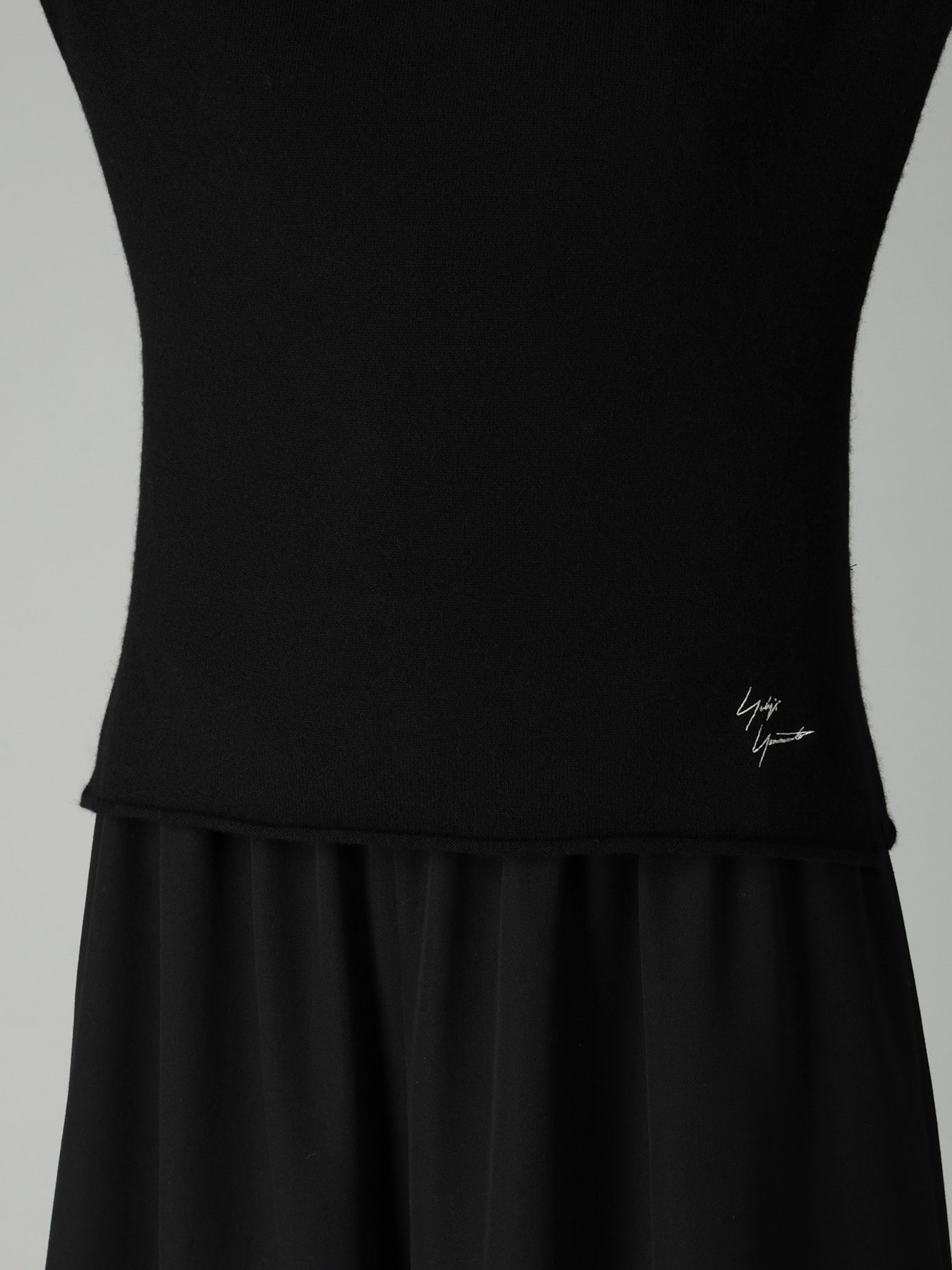 EMBROIDERY LINE YY SIGNATURE HIGHNECK PO