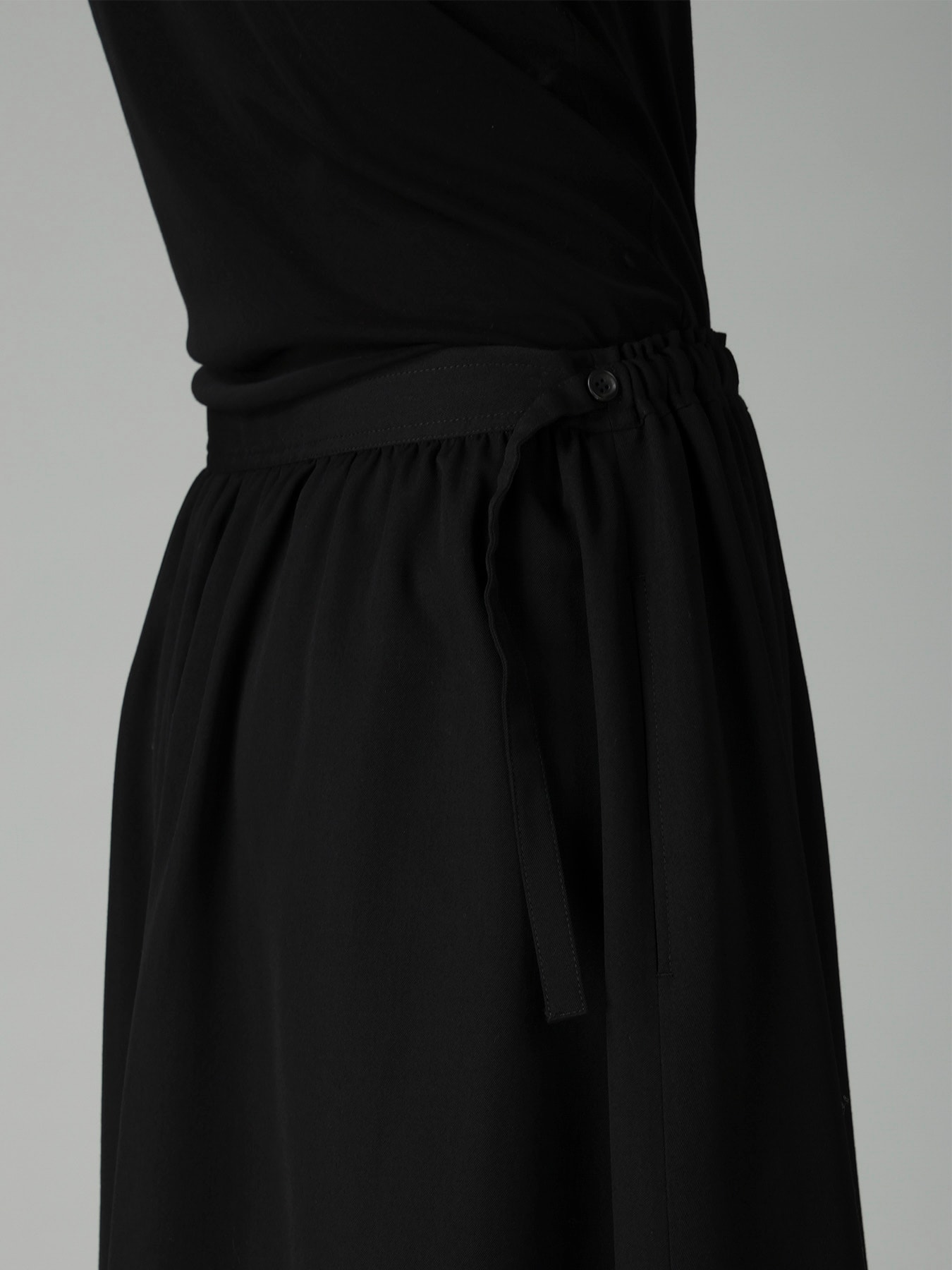 GABARDINE GATHERED SKIRT PANTS