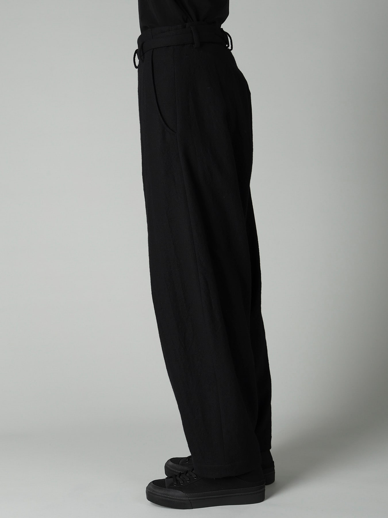 MILLED GABARDINE W BELT DETAIL PANTS