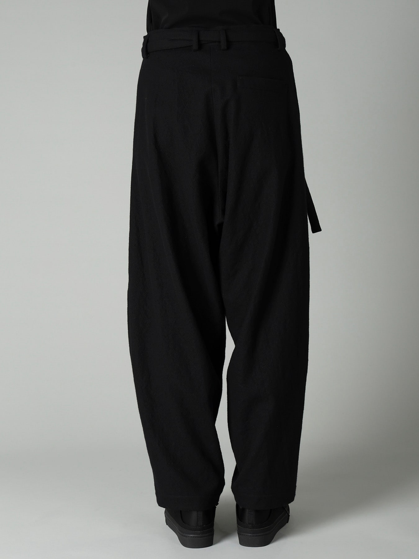 MILLED GABARDINE W BELT DETAIL PANTS