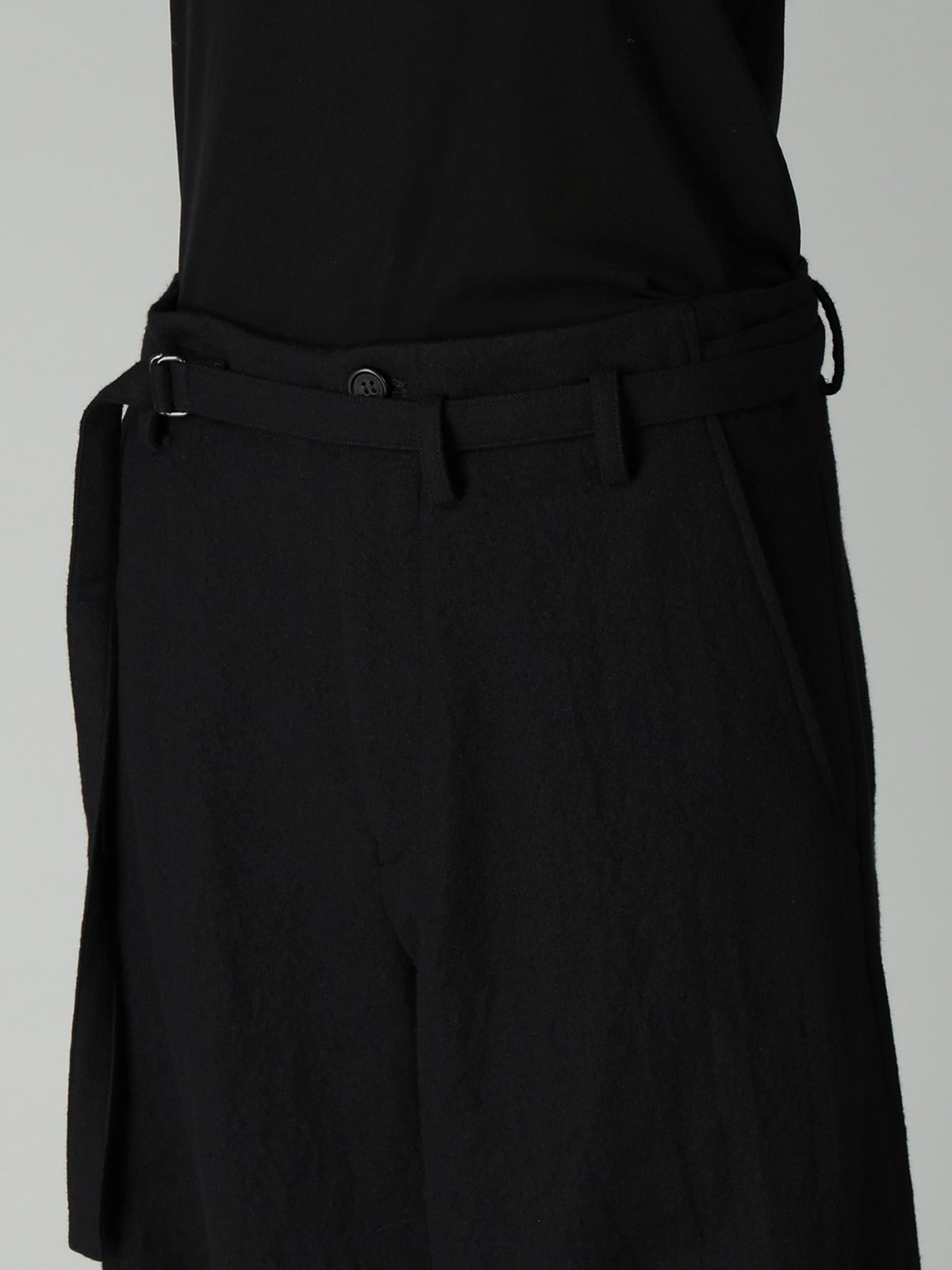 MILLED GABARDINE W BELT DETAIL PANTS