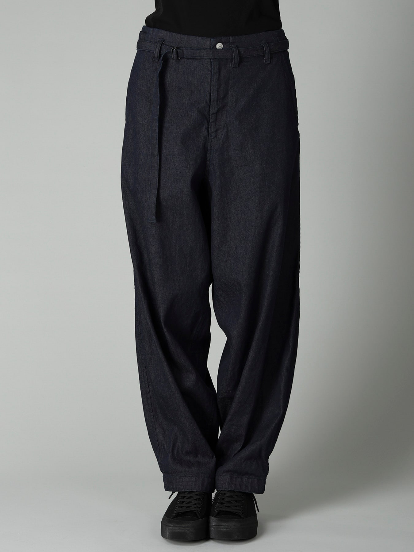 8OZ UNEVEN YARN DENIM B W BELT DETAIL PANTS