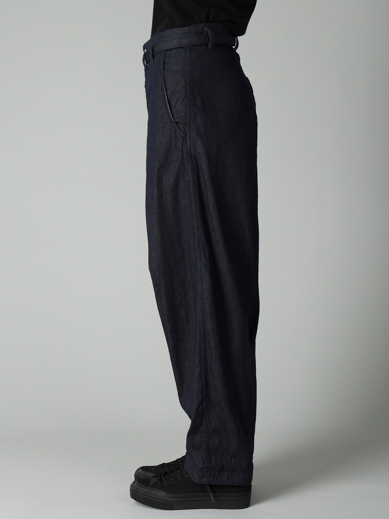 8OZ UNEVEN YARN DENIM B W BELT DETAIL PANTS