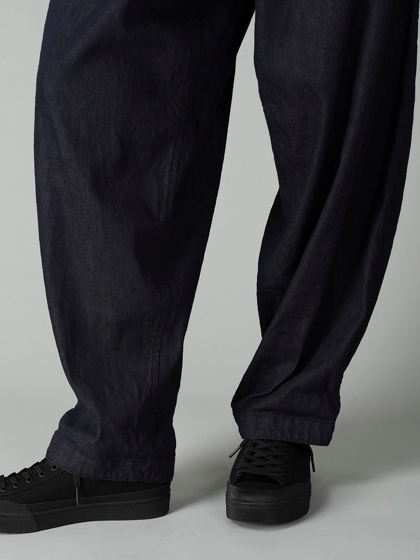 8OZ UNEVEN YARN DENIM B W BELT DETAIL PANTS