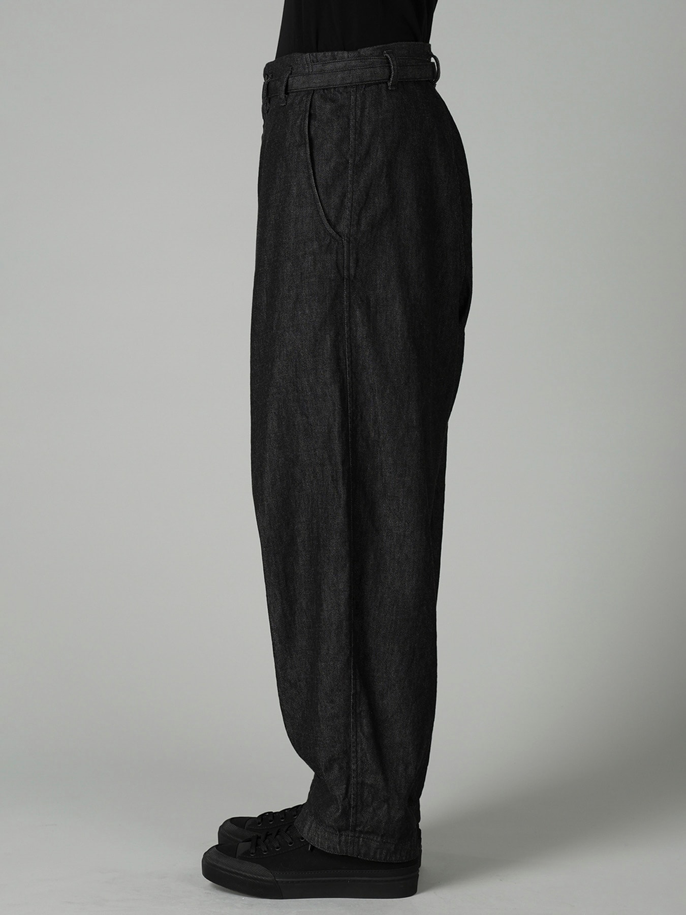 8OZ UNEVEN YARN DENIM B W BELT DETAIL PANTS
