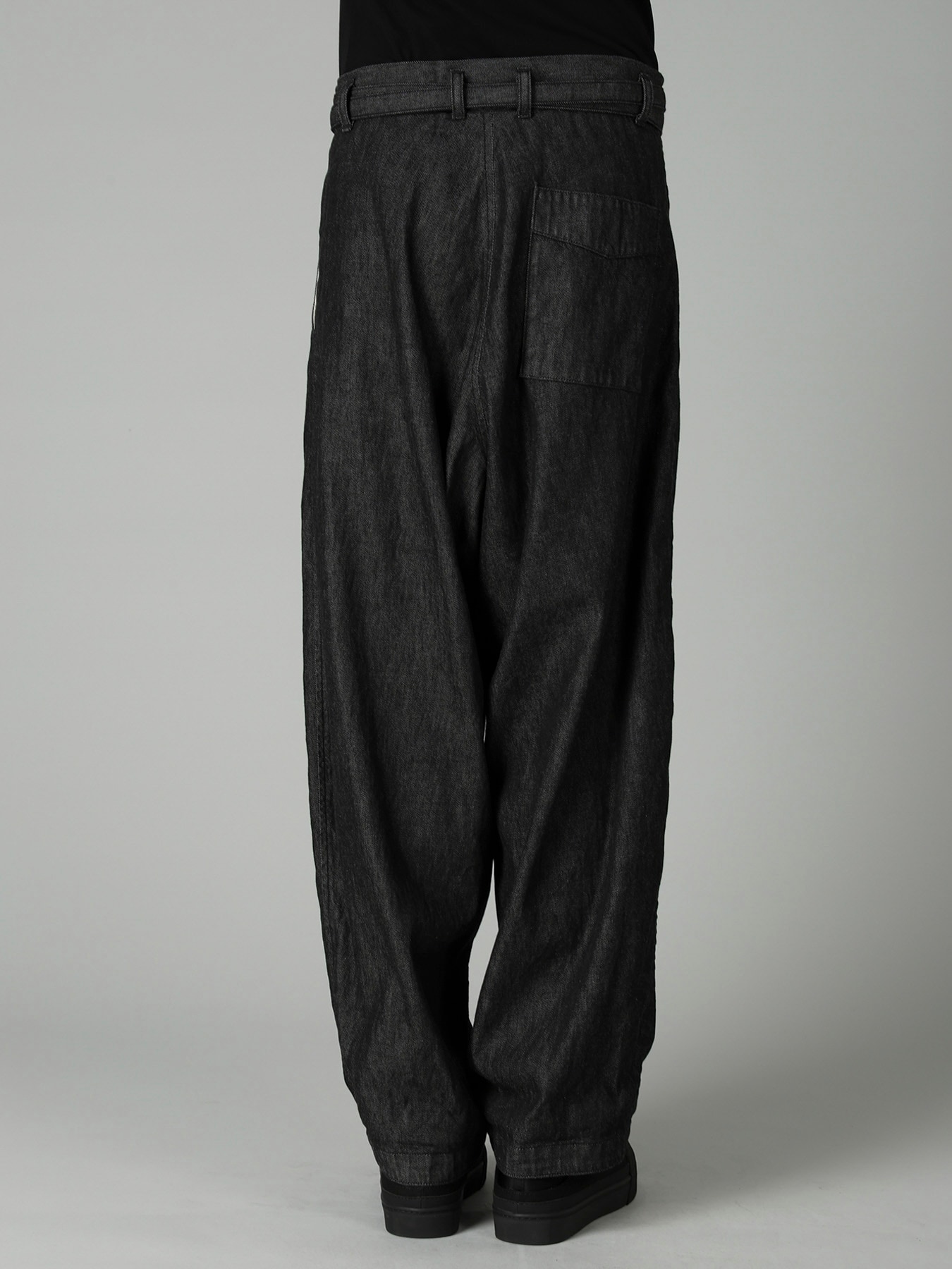 8OZ UNEVEN YARN DENIM B W BELT DETAIL PANTS