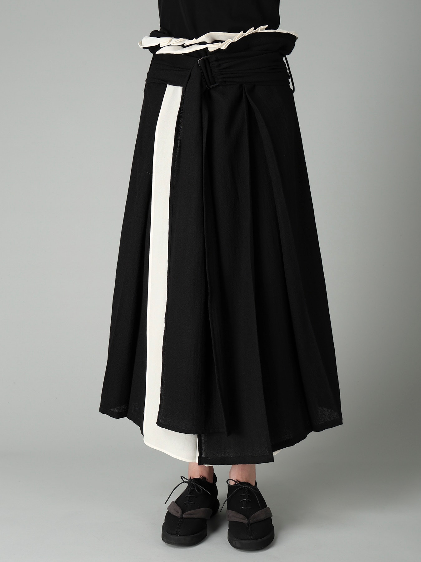 SOFT WOOL LAYERED PLEATES SKIRT