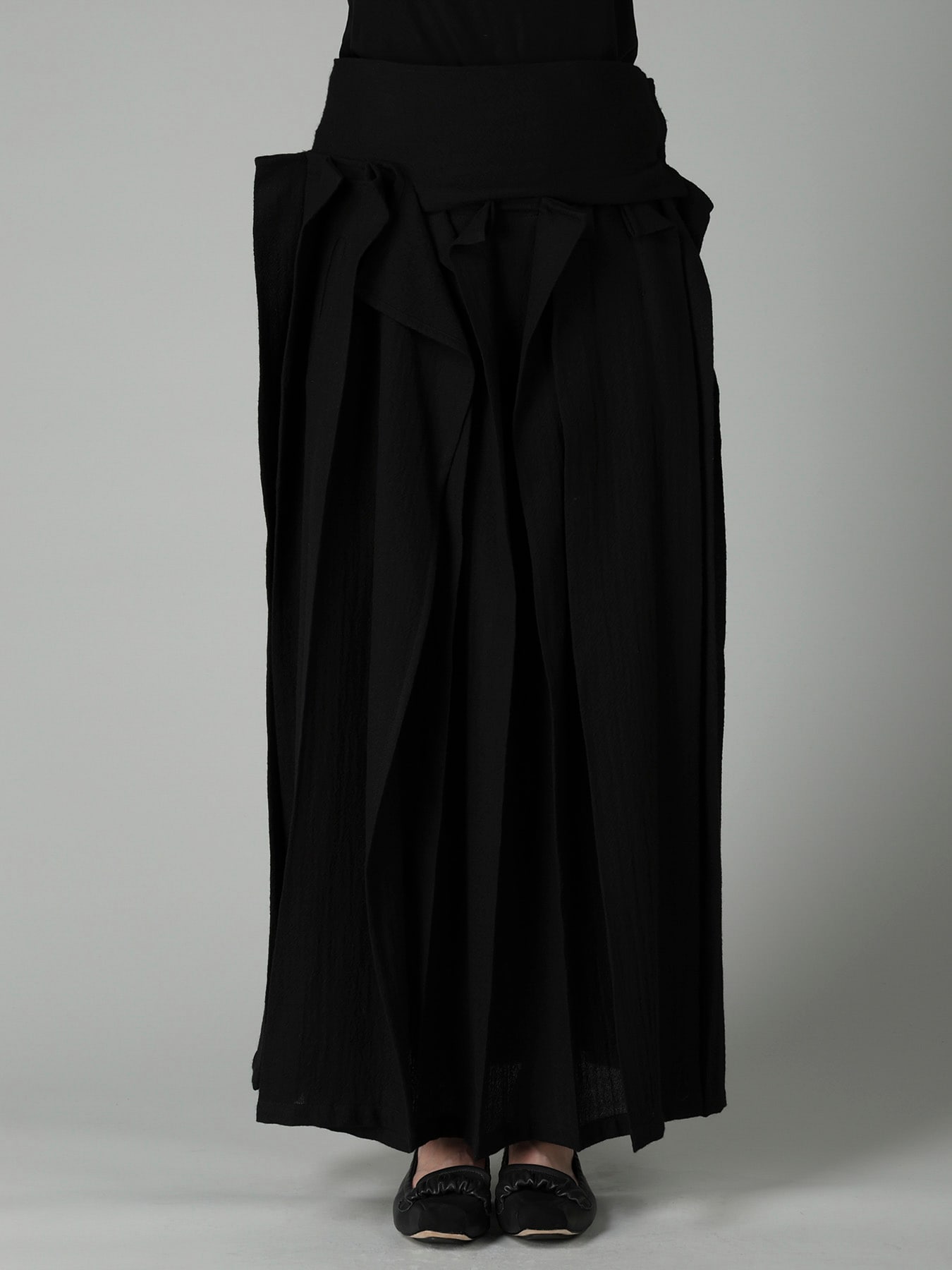 SOFT WOOL REVERSE TUCKED SKIRT