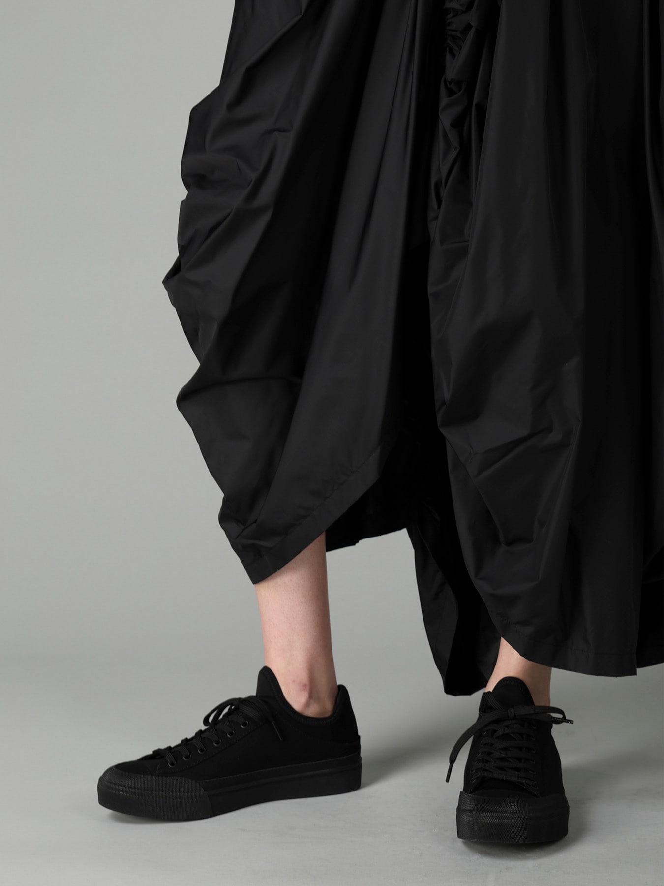 Ny TAFFETA PANELED GATHER SKIRT
