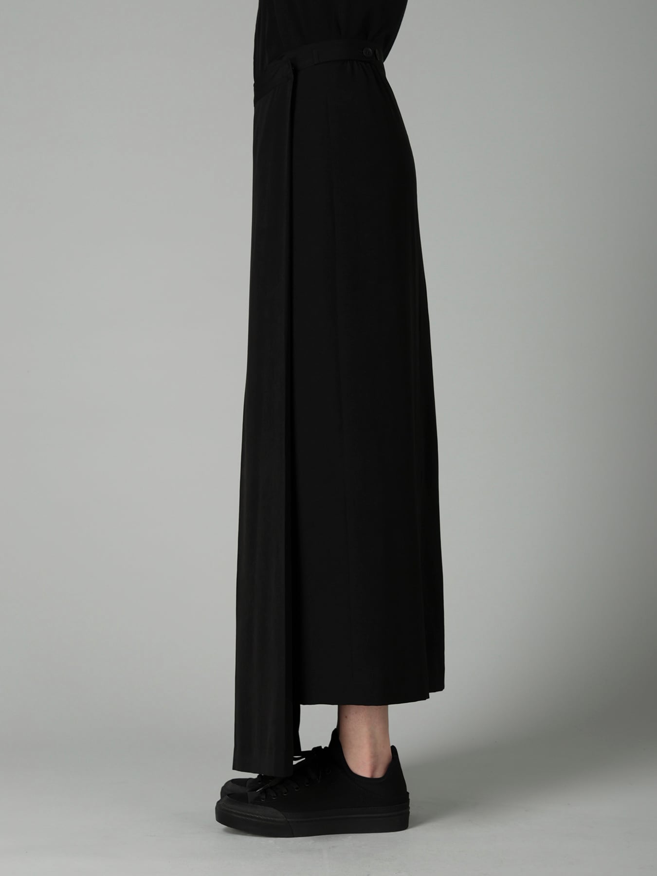 Ta/Pe CREPE DE CHINE R PLEATS WRAP SKIRT