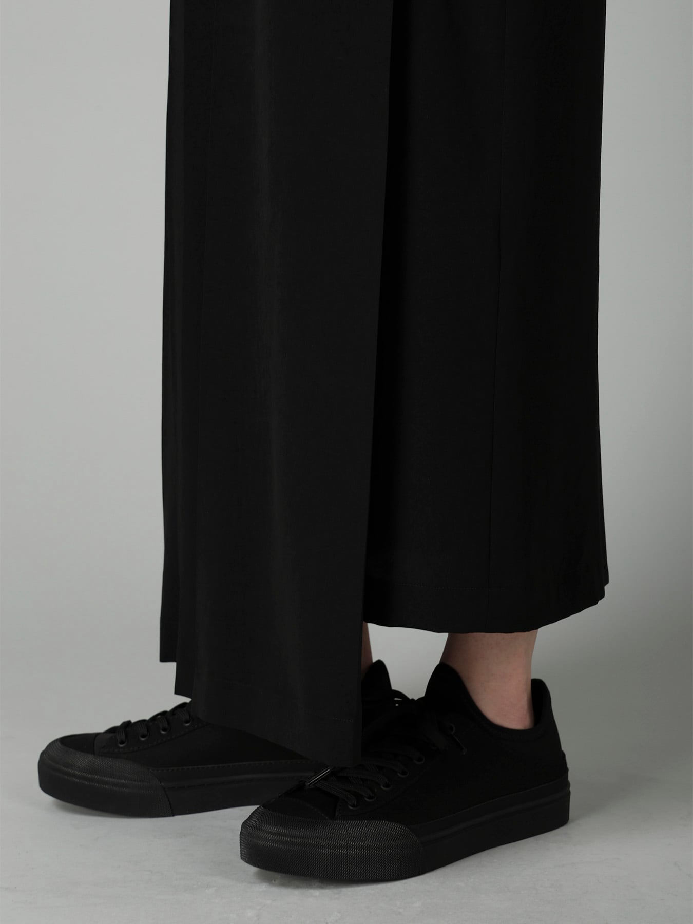 Ta/Pe CREPE DE CHINE R PLEATS WRAP SKIRT