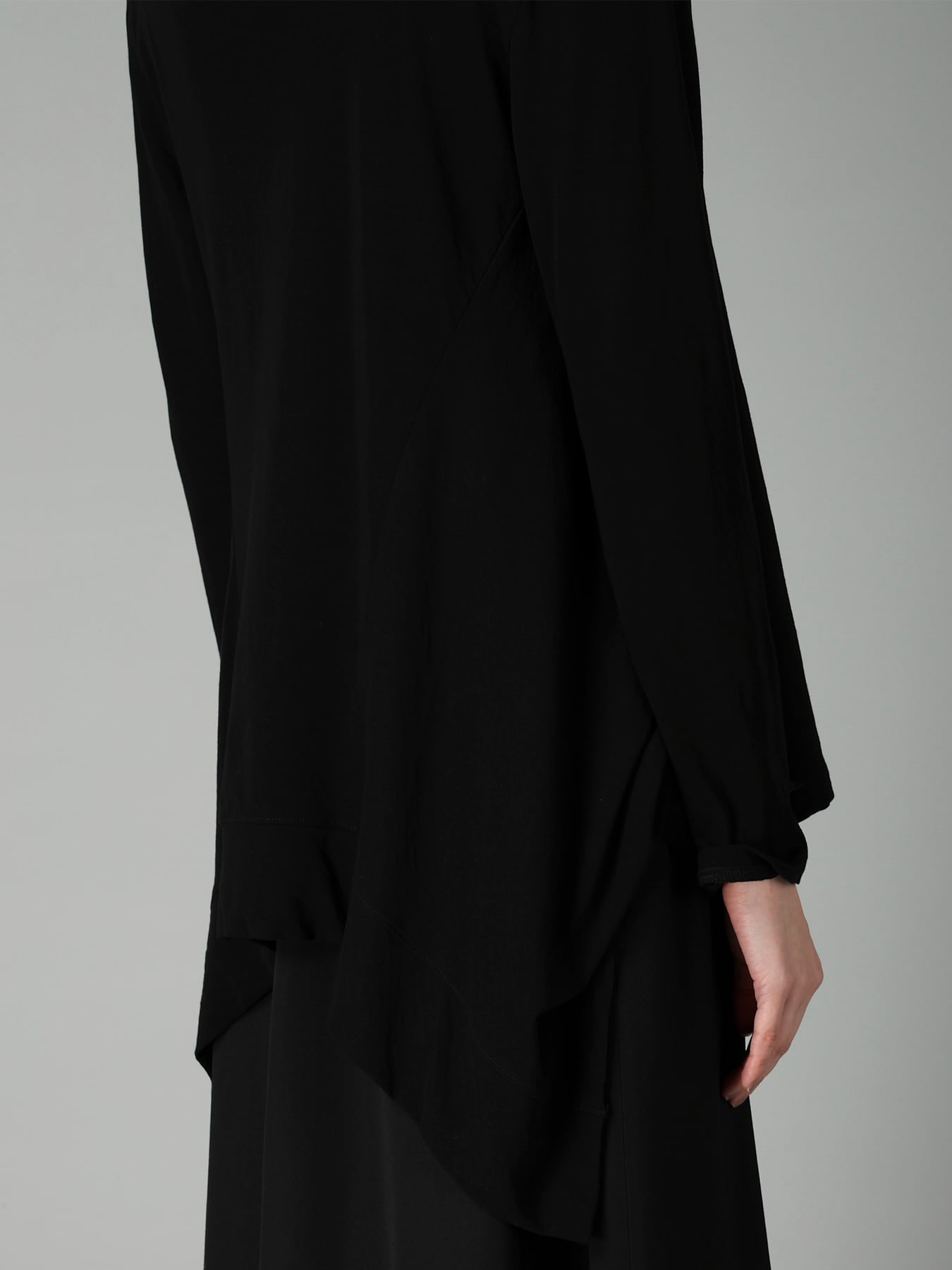 HIGH TWISTED SINGLE JERSEY SHOULDER GUSSET CARDIGAN