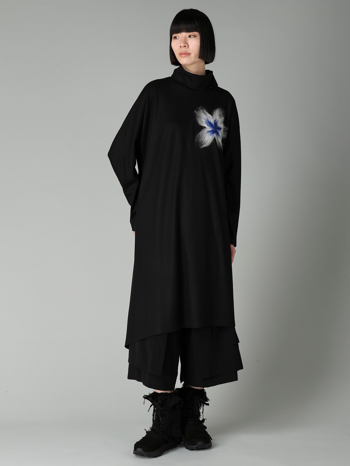 MILLED WOOL SINGLE NEEDLE PUNCH DRESS