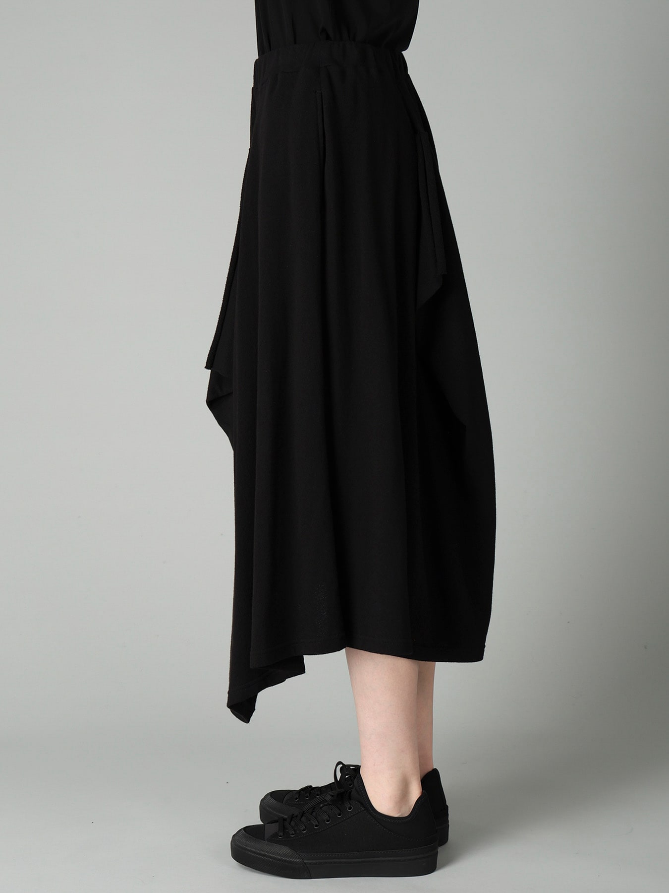 CREPE FRENCH TERRY ASYMMETRIC SKIRT