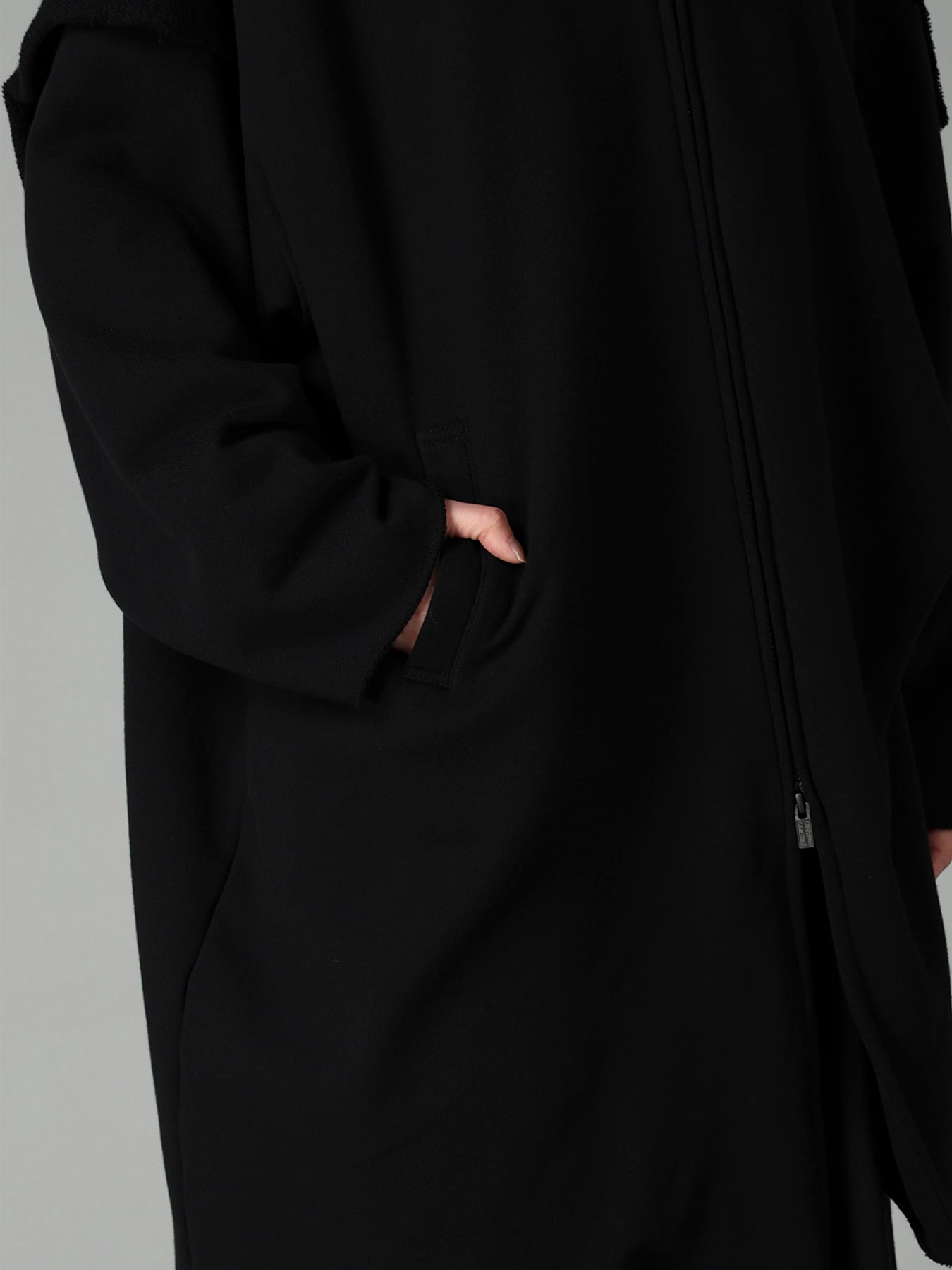 FRENCH TERRY TUCK POINT ZIP COAT