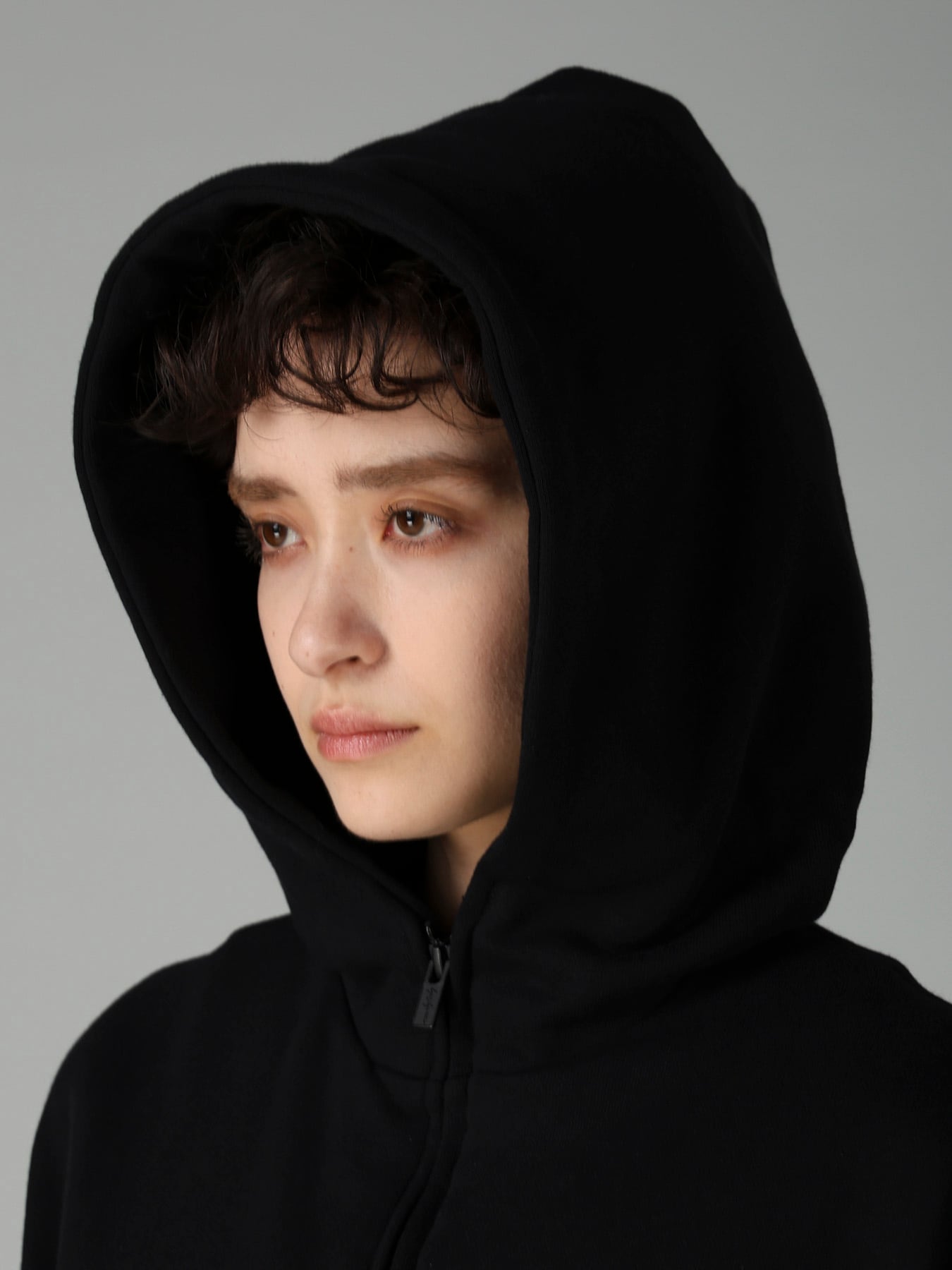 FRENCH TERRY TUCK POINT ZIP COAT
