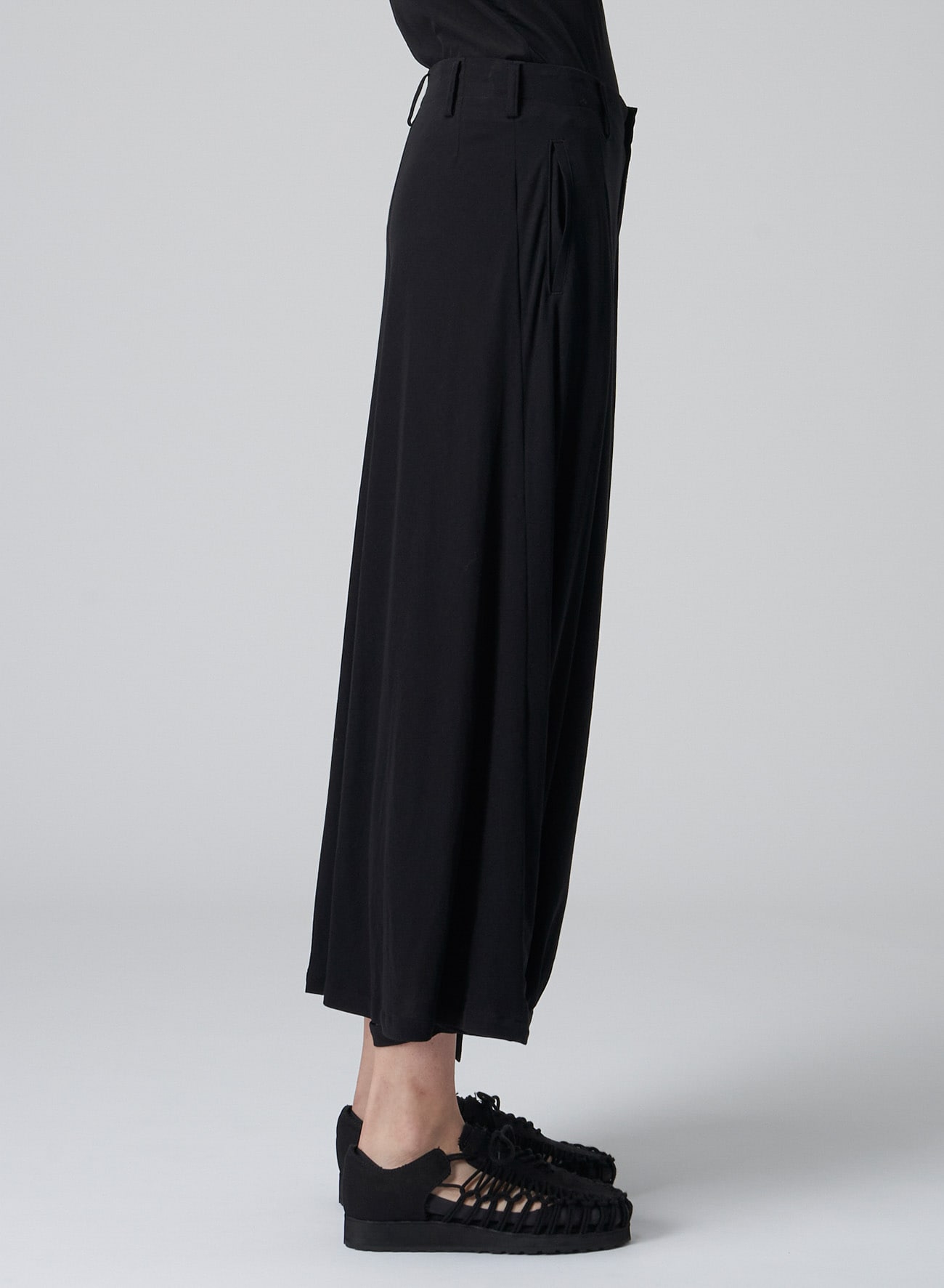 TECHNORAMA COTTON PANTS WITH GATHERED FRONT HEM