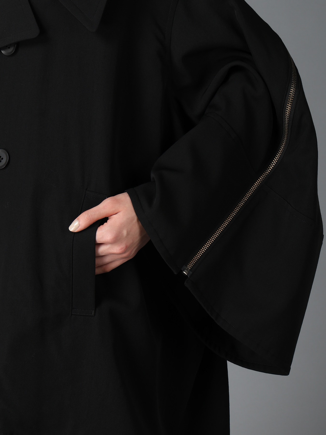 WOOL GABARDINE SHORT LENGTH BIG SLEEVE DOUBLE COAT