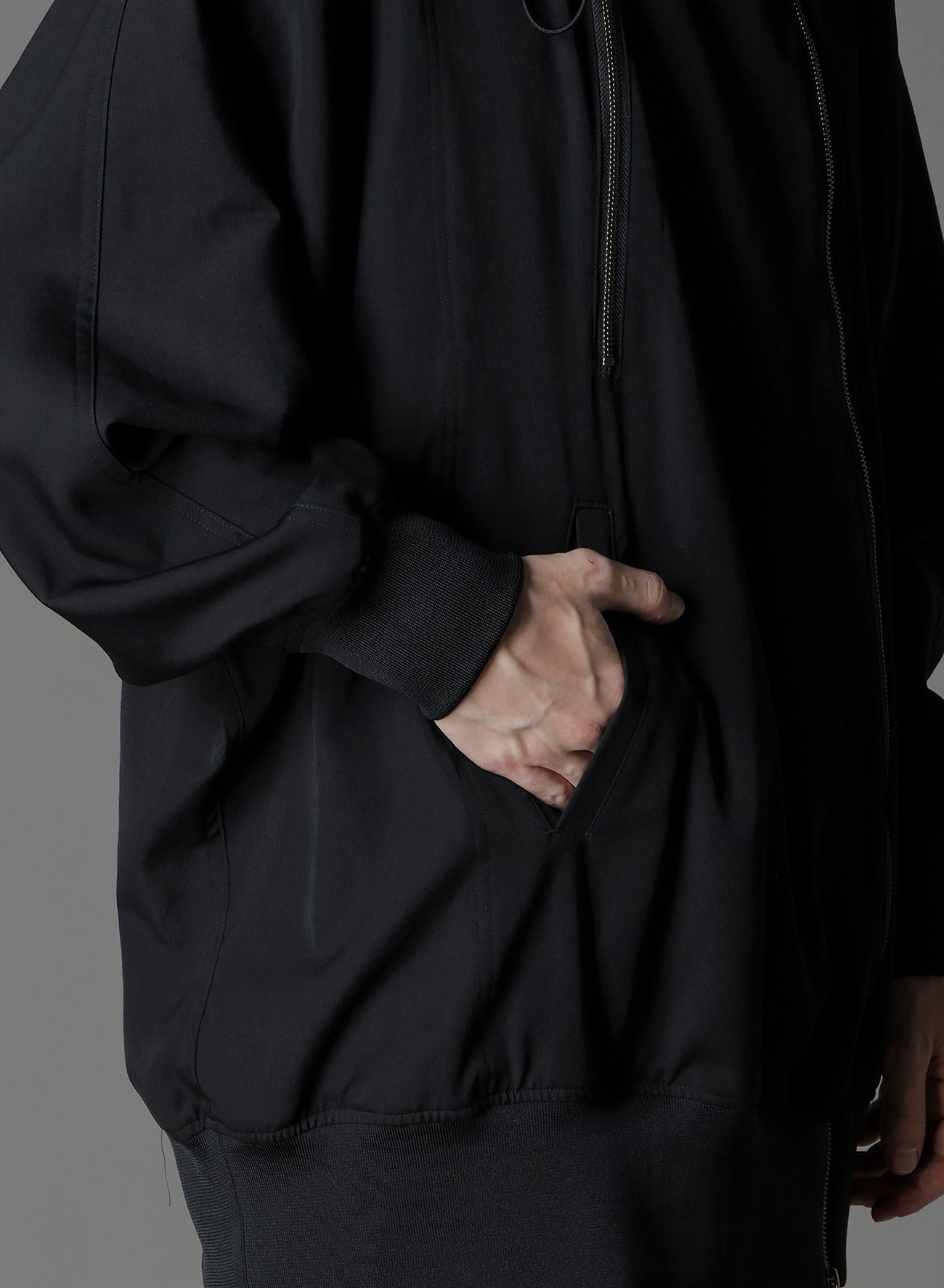 W/GABARDINE INVERTED V HOODIE SLIM