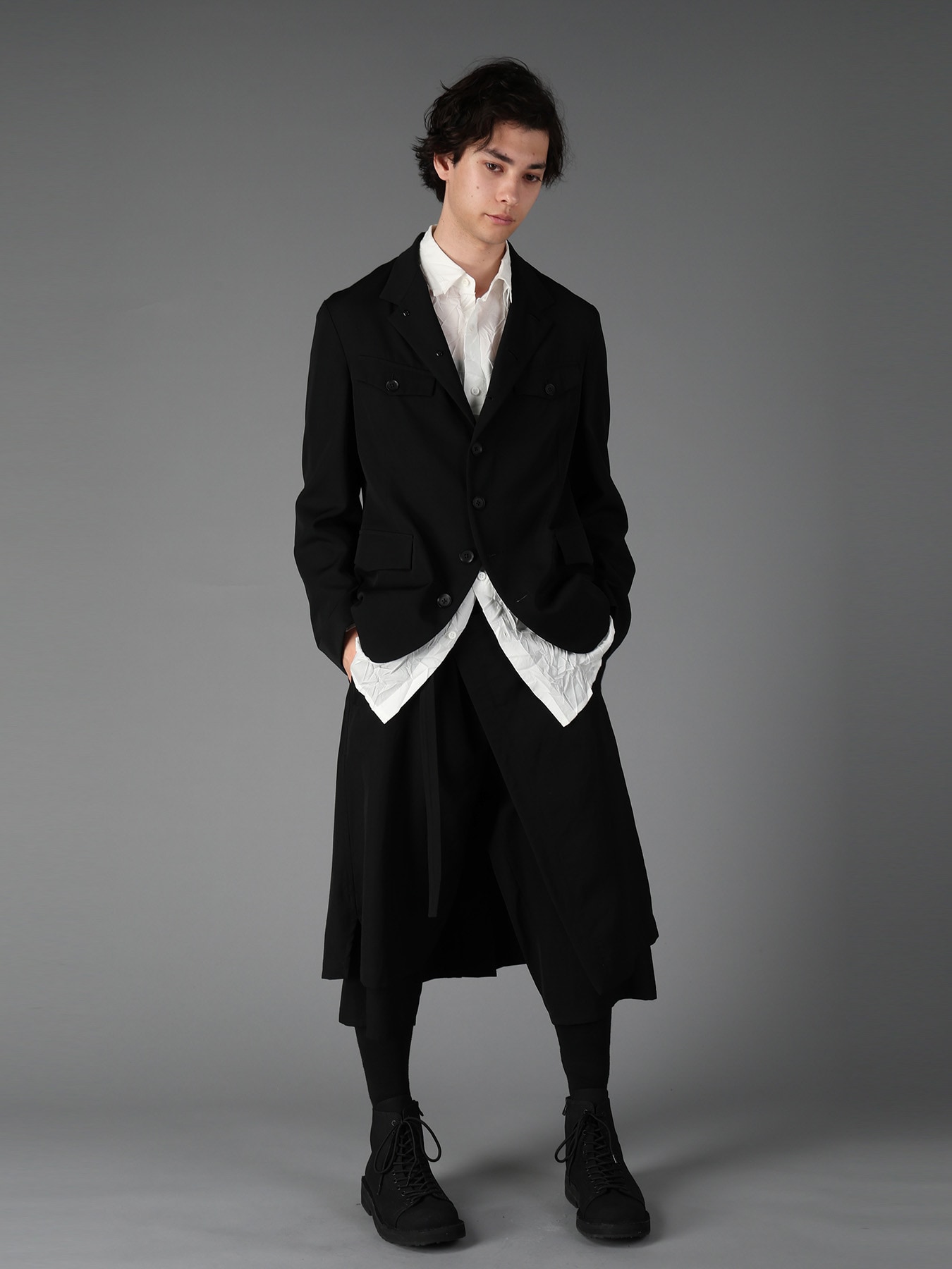WOOL GABARDINE MEN'S STAND COLLAR JACKET(M Black): Ground Y｜THE