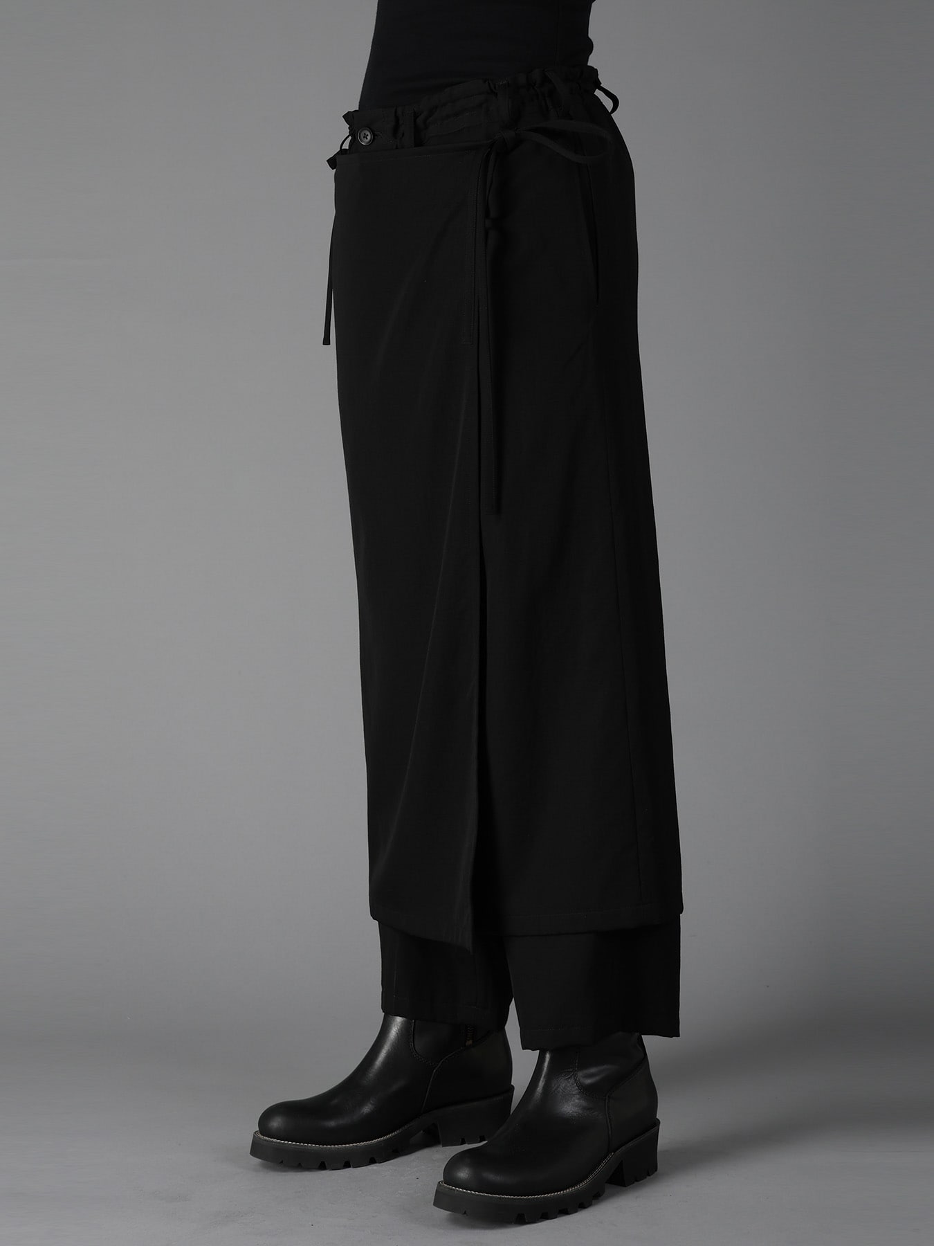 WOOL GABARDINE BOUND SKIRT PANTS
