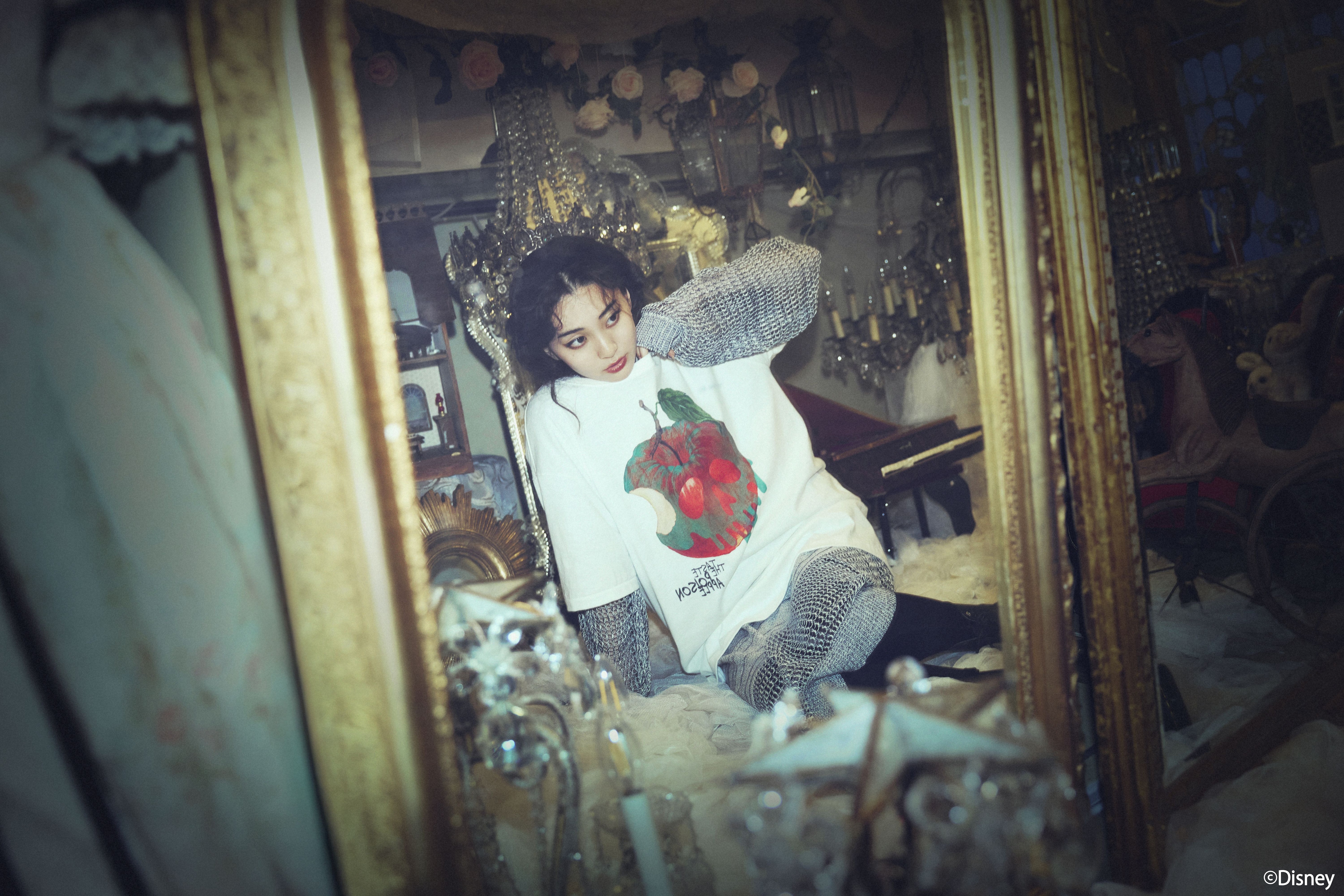 【5/3 12:00 Release】Ground Y/Snow White Collection [POISON APPLE GRAPHIC T-SHIRT]