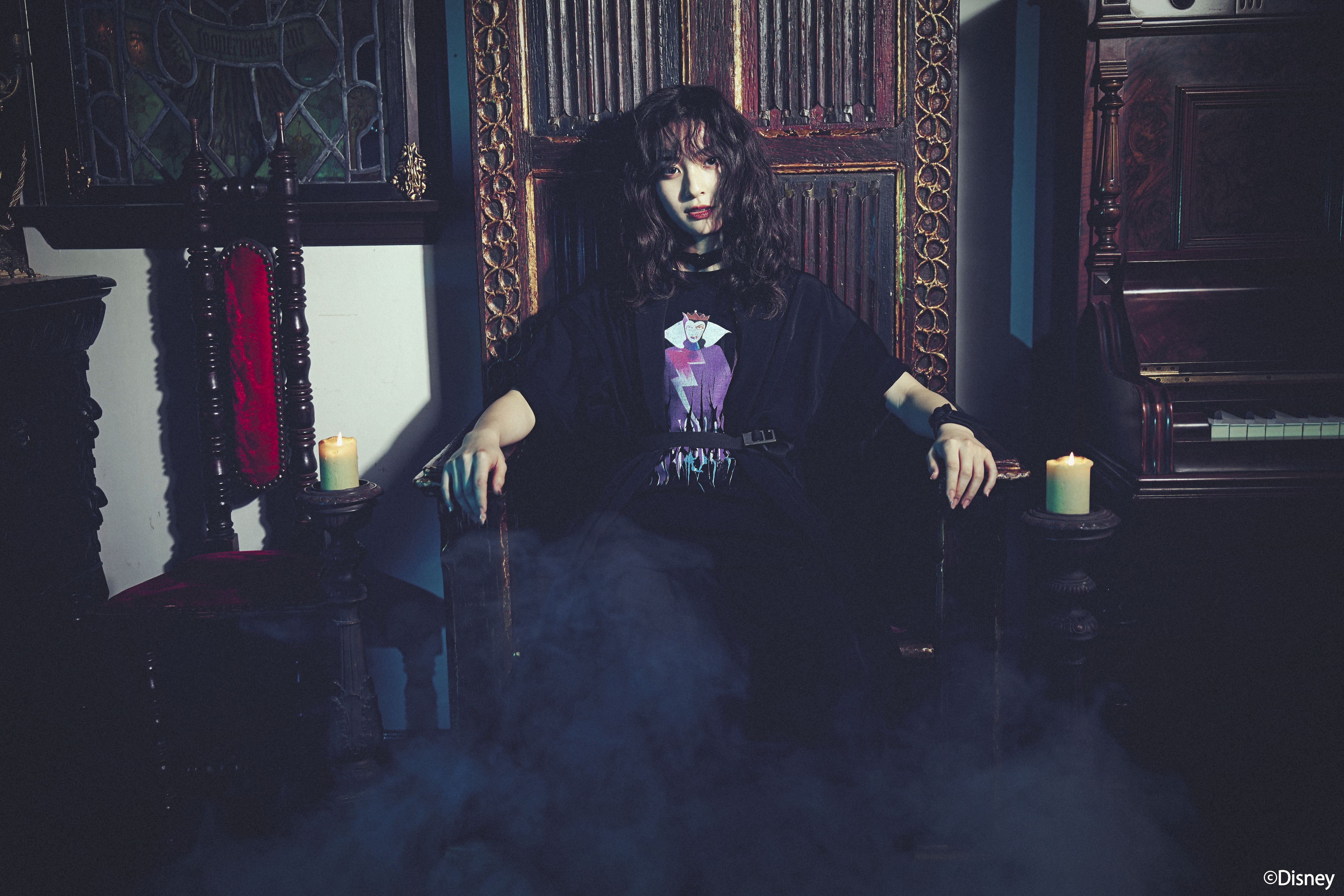 【5/3 12:00 Release】Ground Y/Snow White Collection [EVIL QUEEN GRAPHIC T-SHIRT]