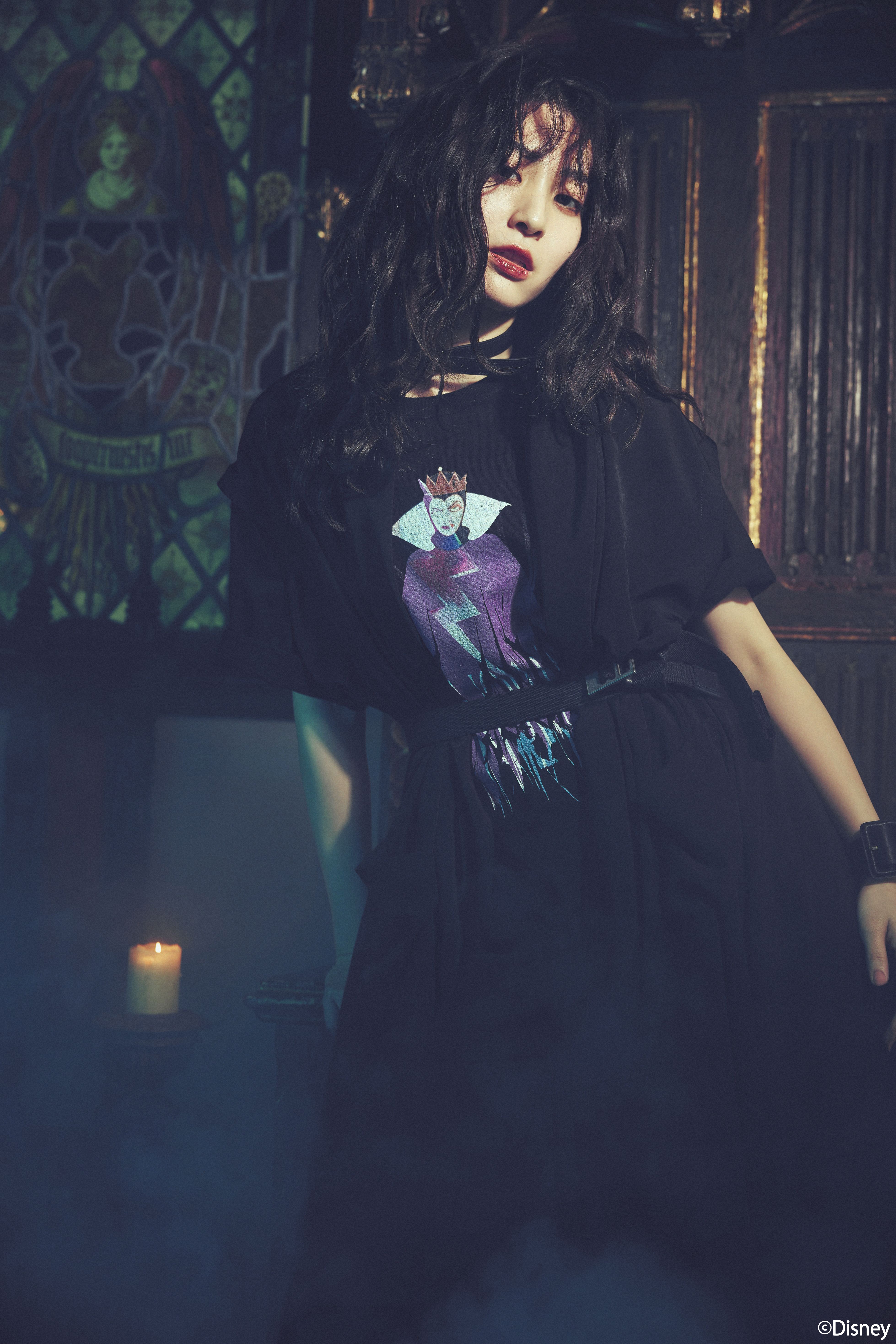 【5/3 12:00 Release】Ground Y/Snow White Collection [EVIL QUEEN GRAPHIC T-SHIRT]