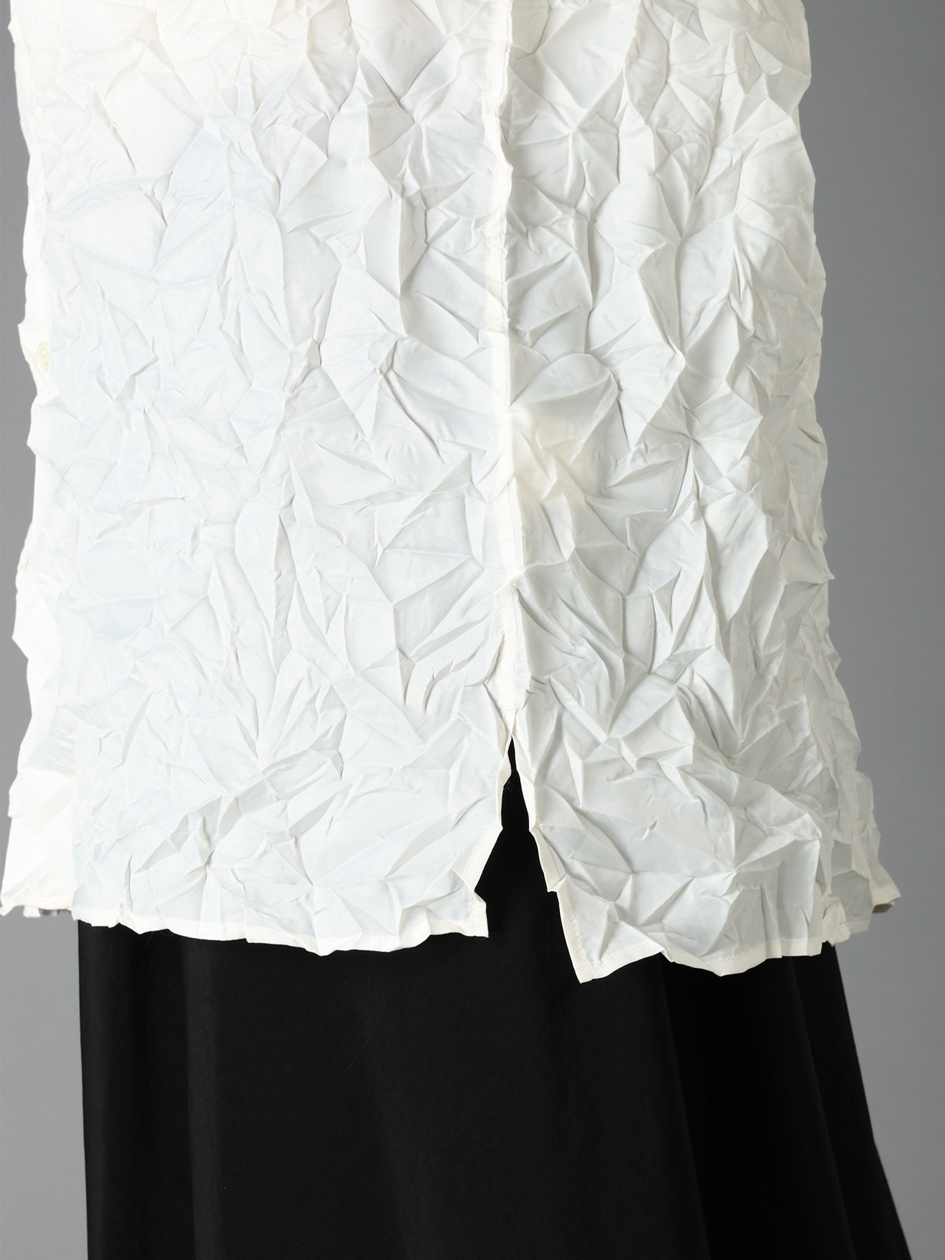POLYESTER TAFFETA SIDE-GATHER OPEN-COLLAR SHIRT