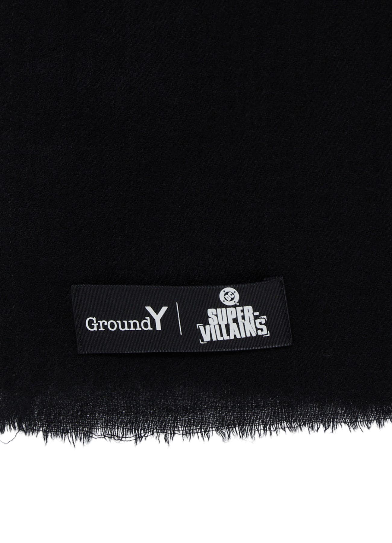 DC SUPER-VILLAINS COLLAGE PRINT WOOL STOLE