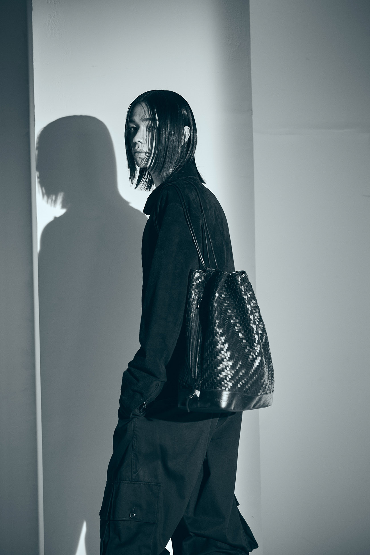 COW LEATHER WOVEN BAG