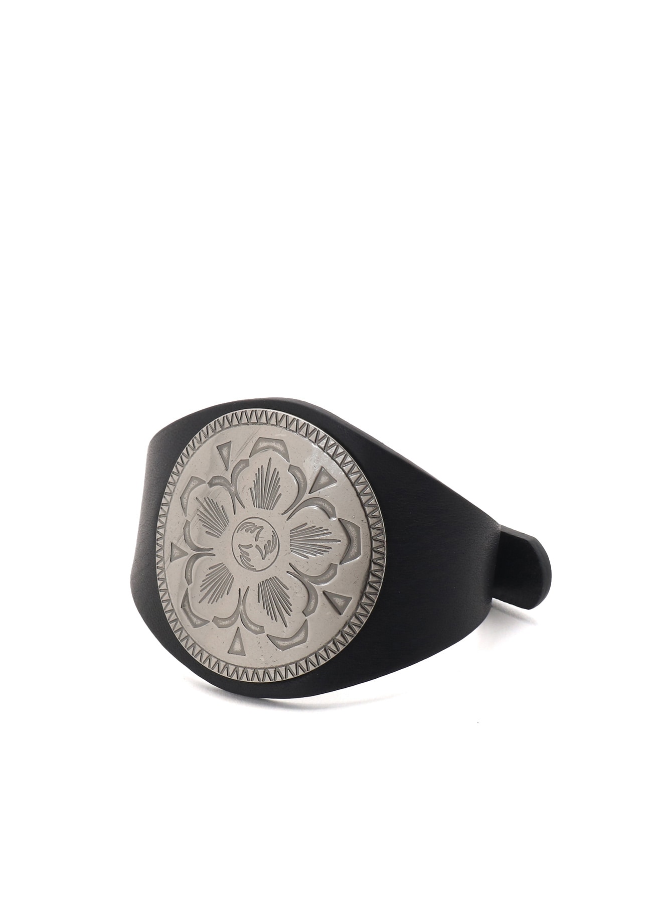 COW LEATHER CONCHO BANGLE