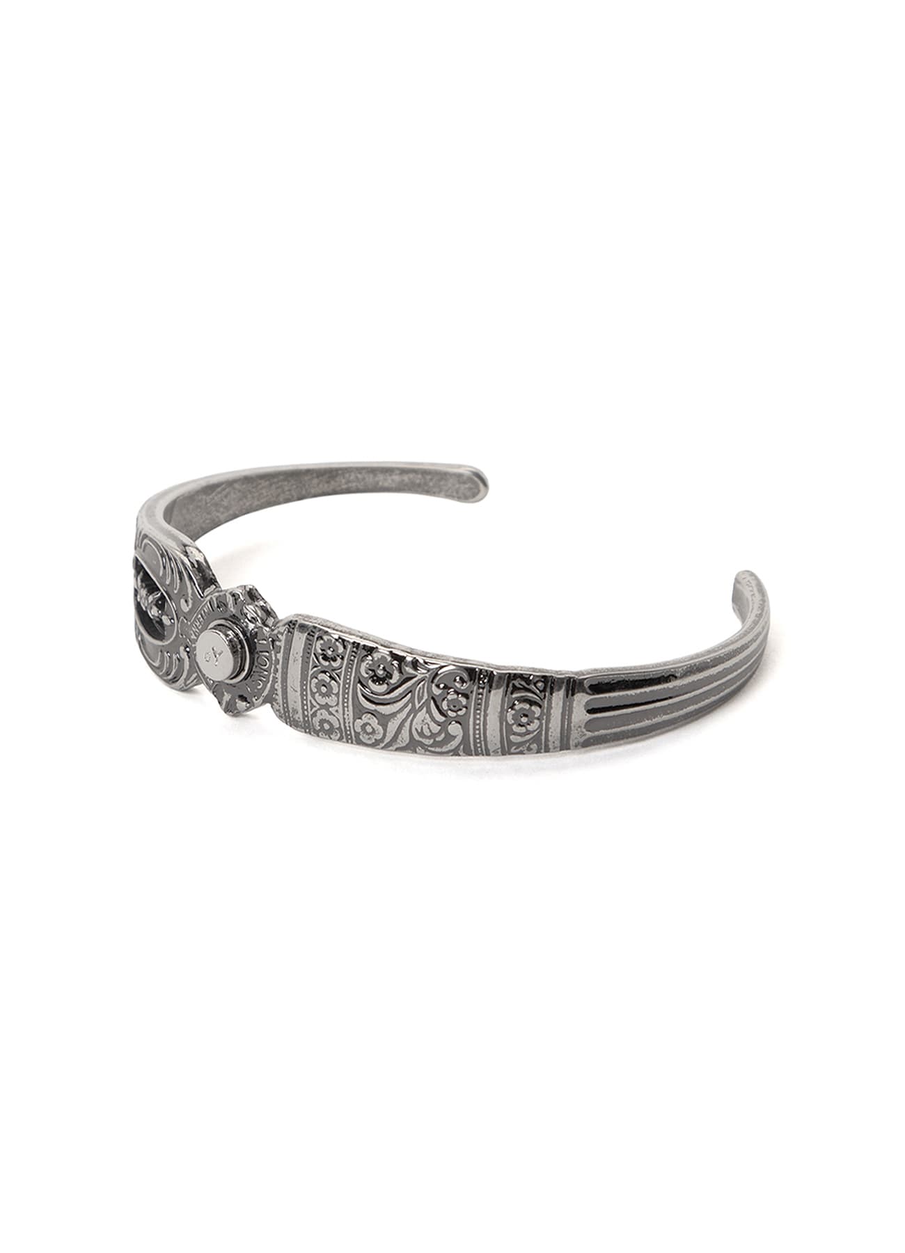 ALLOY BANGLE DOCKING