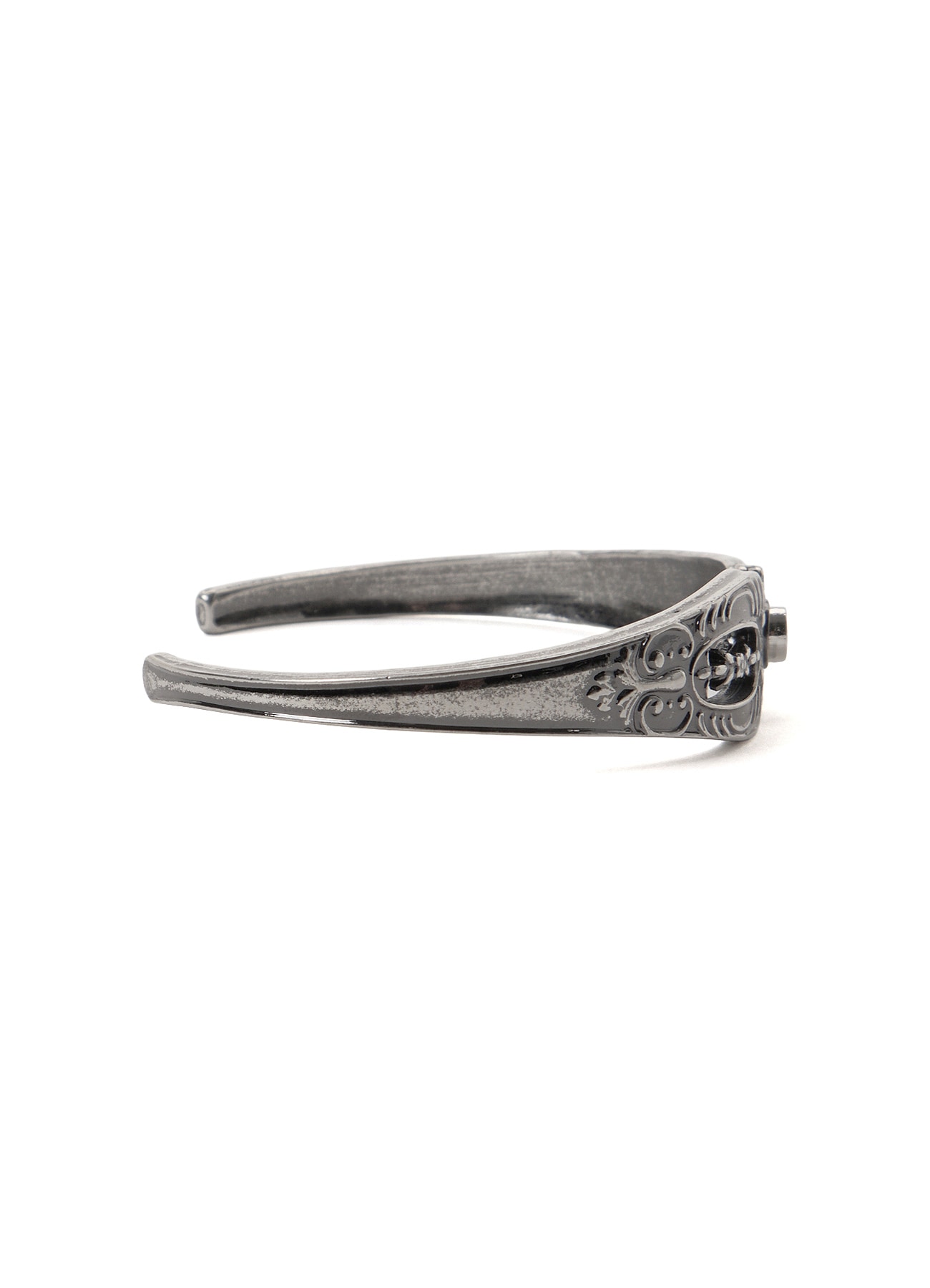 ALLOY BANGLE DOCKING