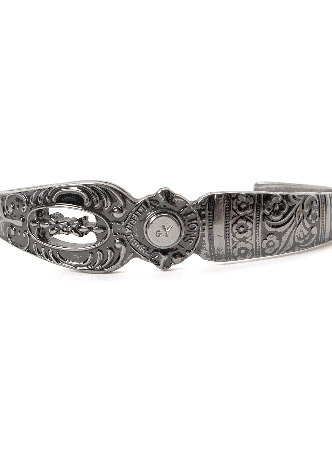 ALLOY BANGLE DOCKING