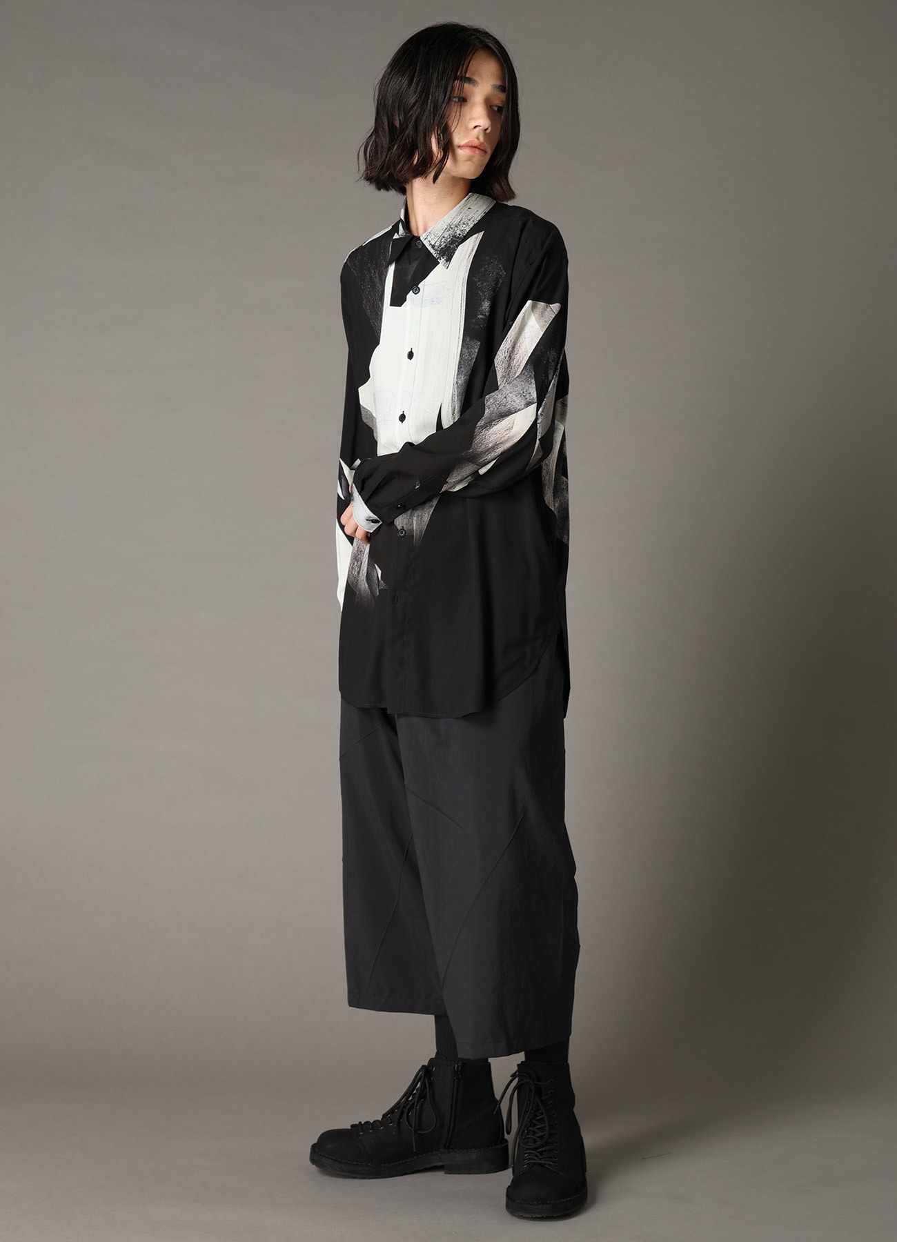 GEOMETRIC PATTERN OVERSIZED SHIRT