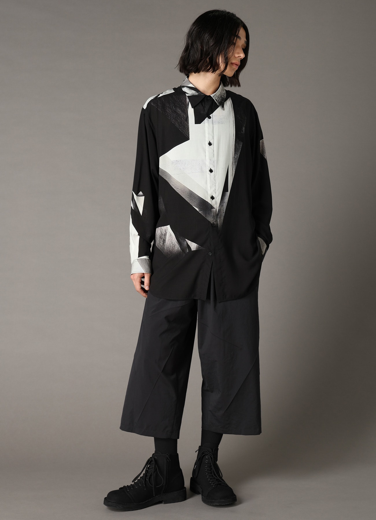 GEOMETRIC PATTERN OVERSIZED SHIRT