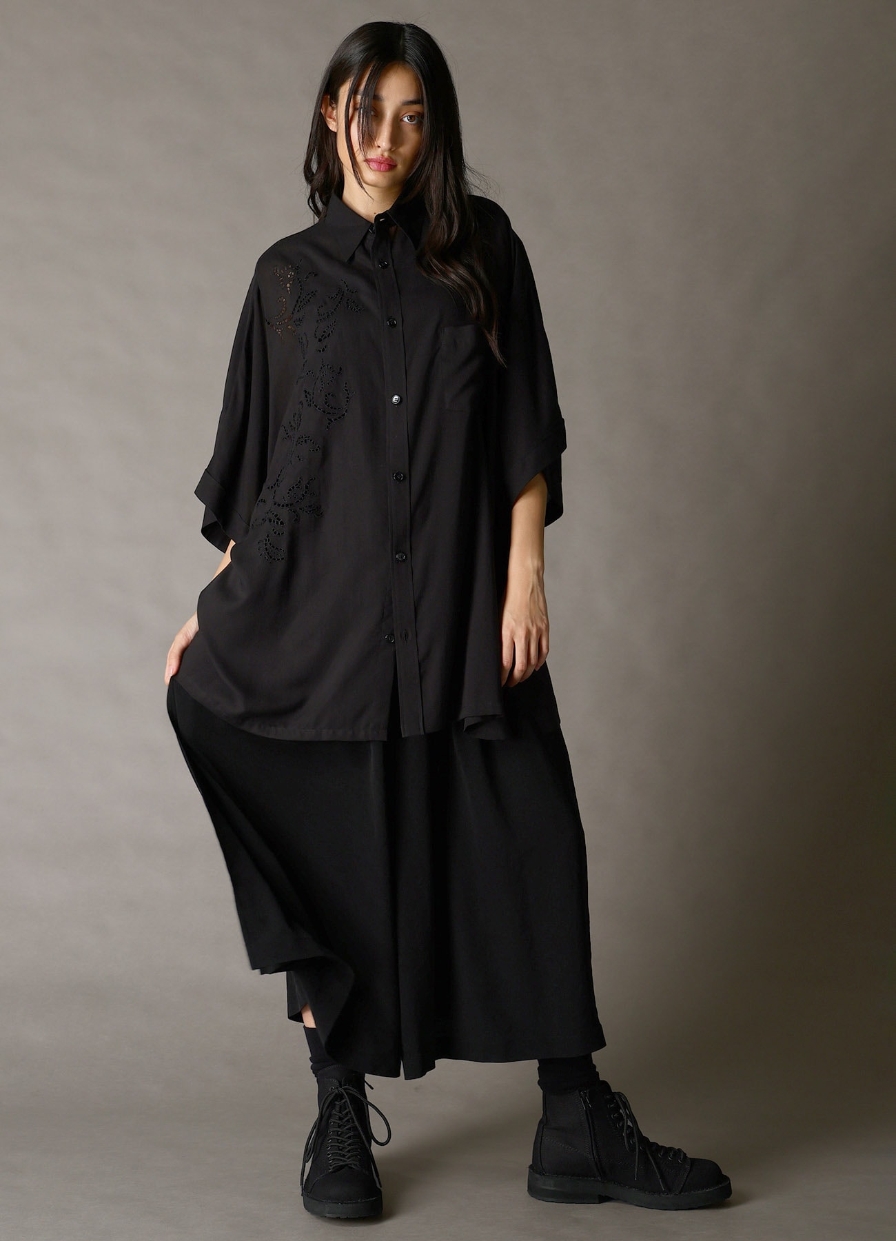 CELLULOSE LAWN BRODERIE FRONT DOLMAN SHORT-SLEEVE SHIRT