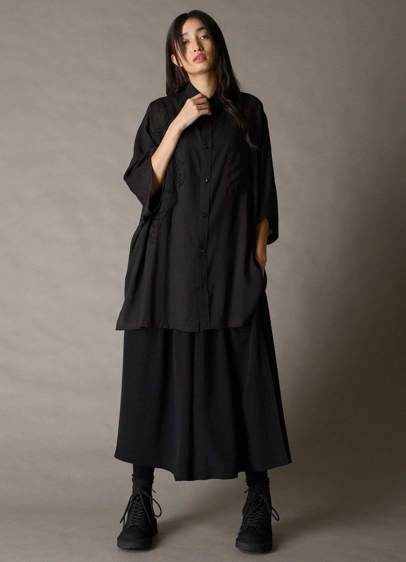 CELLULOSE LAWN BRODERIE FRONT DOLMAN SHORT-SLEEVE SHIRT