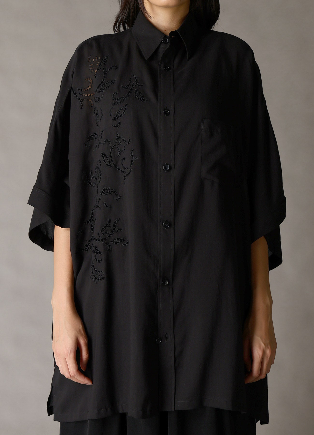 CELLULOSE LAWN BRODERIE FRONT DOLMAN SHORT-SLEEVE SHIRT